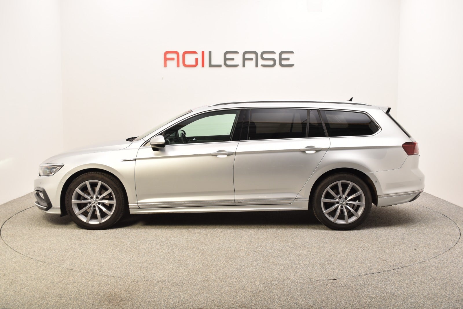 flexleasing-vw-passat-20-tdi-190-r-line-variant-dsg-4motion-5d-findleasing