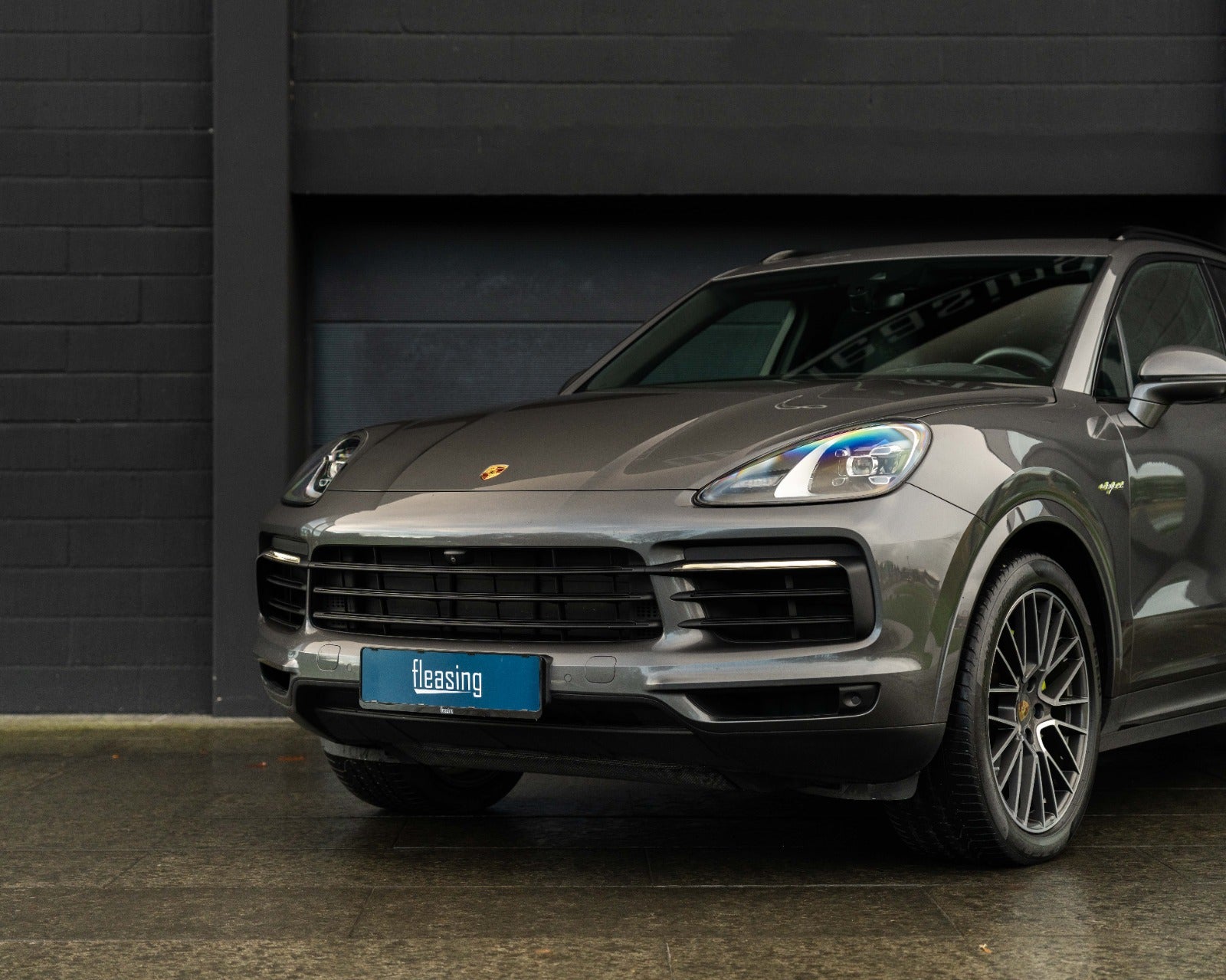 flexleasing-porsche-cayenne-30-e-hybrid-tiptr-5d-findleasing