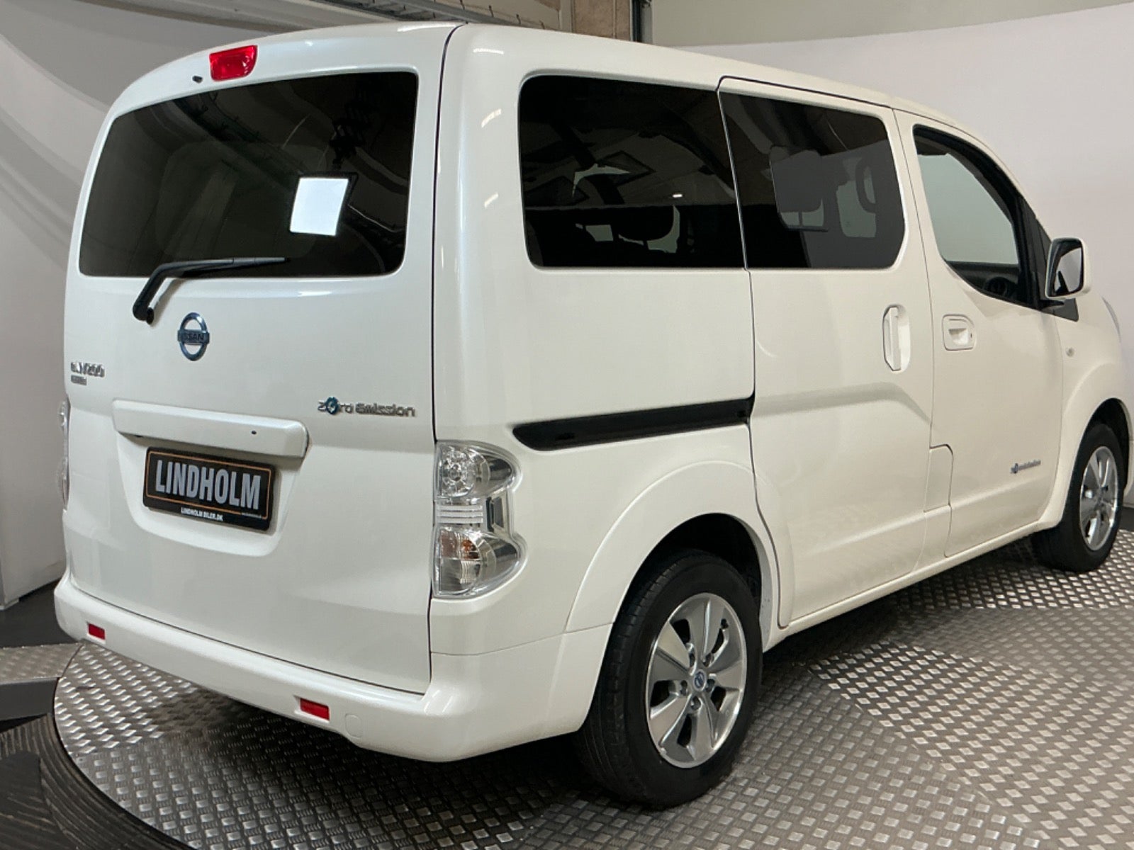 flexleasing-nissan-e-nv200-evalia-40-evalia-4d-findleasing