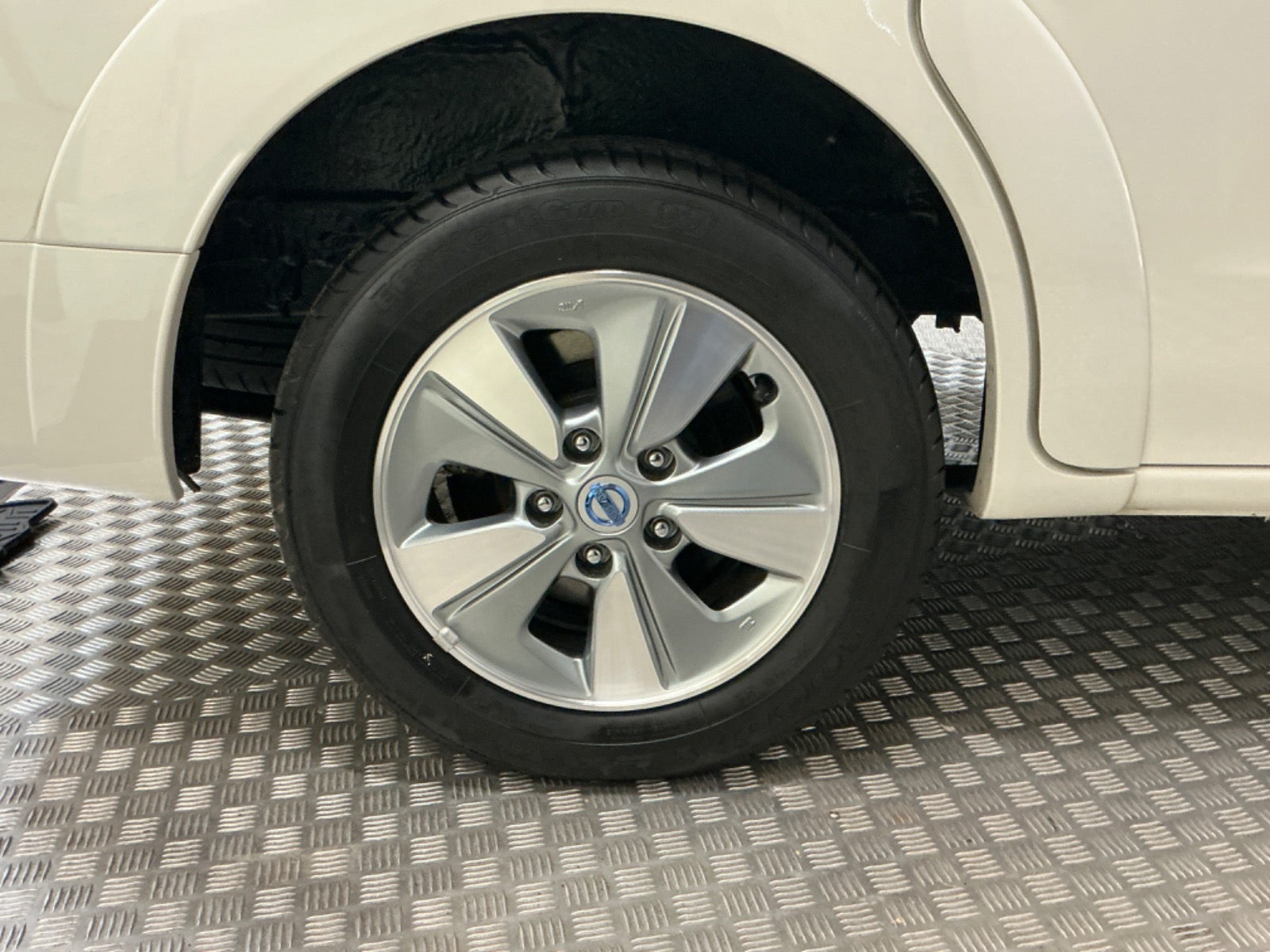 flexleasing-nissan-e-nv200-evalia-40-evalia-4d-findleasing