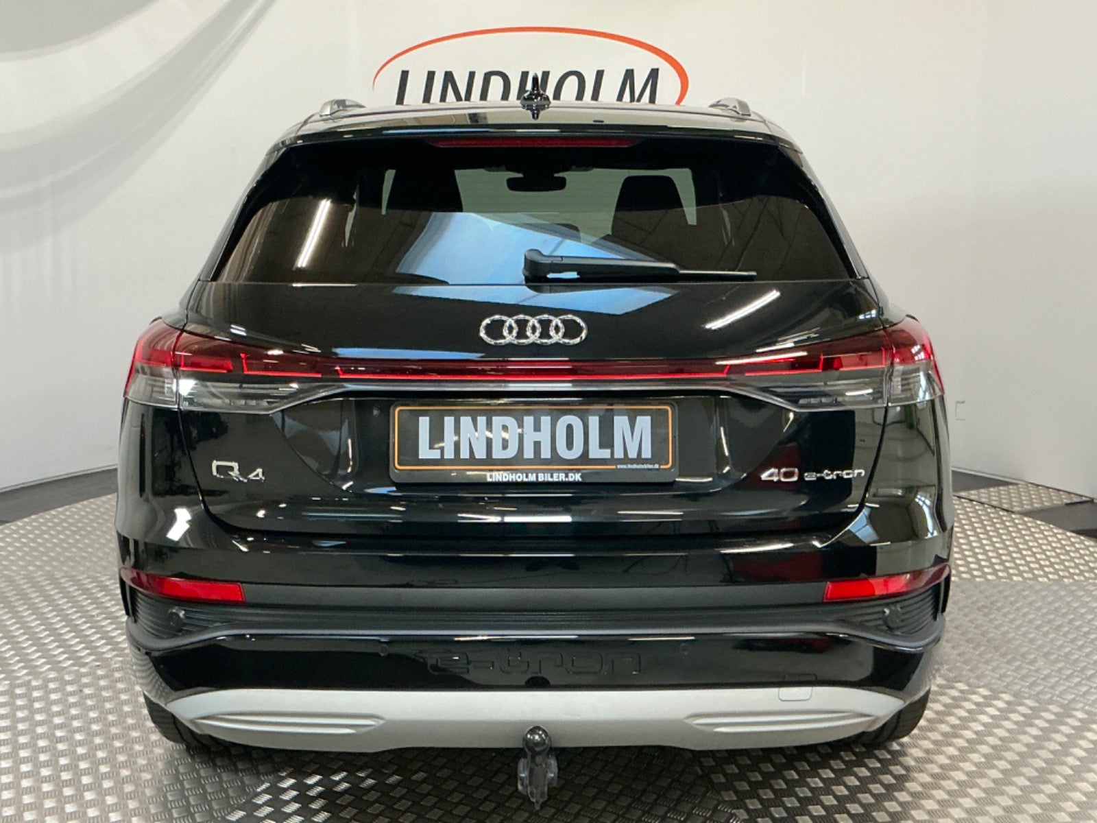 flexleasing-audi-q4-e-tron-40-attitude-s-line-5d-findleasing