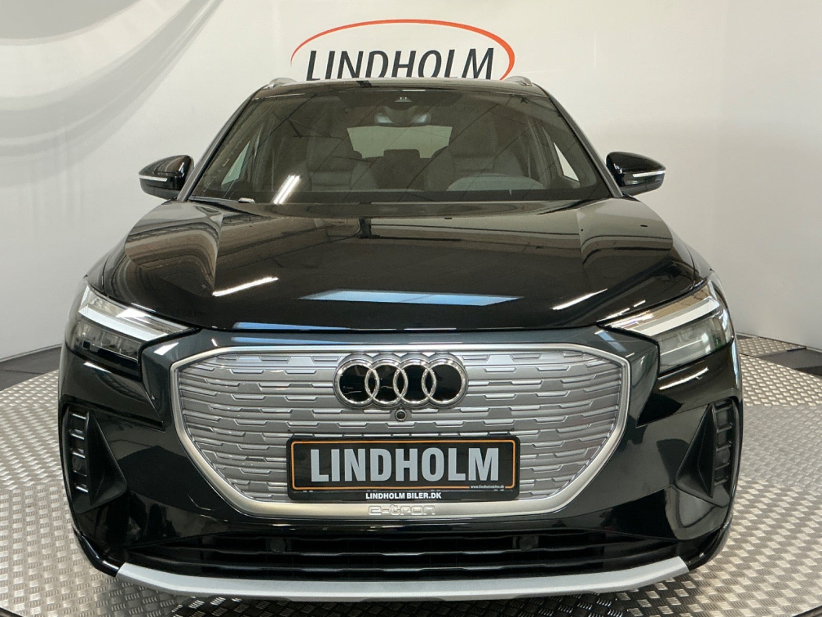 flexleasing-audi-q4-e-tron-40-attitude-s-line-5d-findleasing