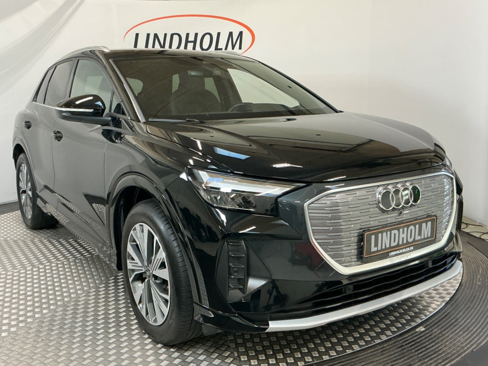 flexleasing-audi-q4-e-tron-40-attitude-s-line-5d-findleasing