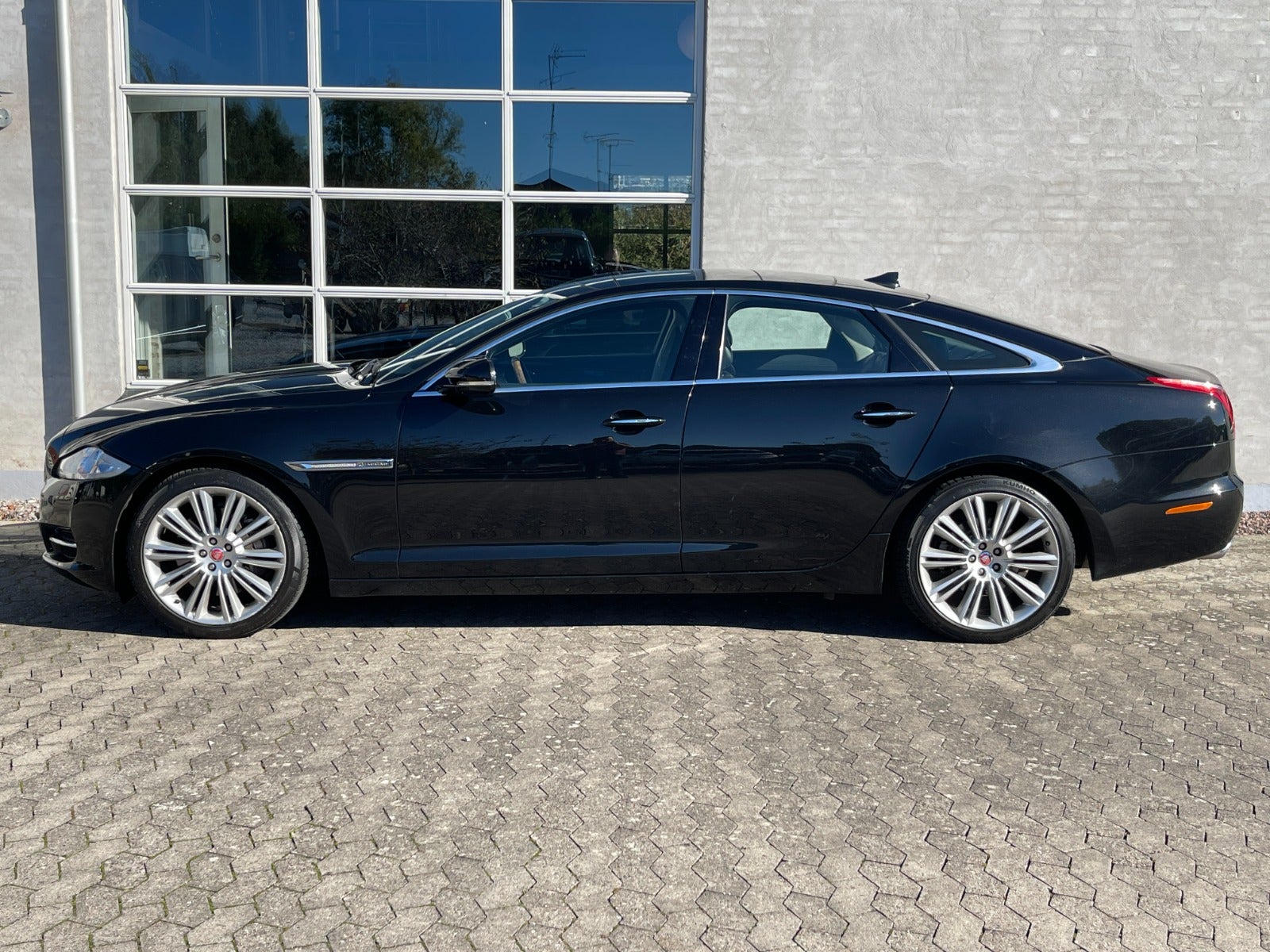 flexleasing-jaguar-xj-30-sc-premium-luxury-aut-awd-4d-findleasing