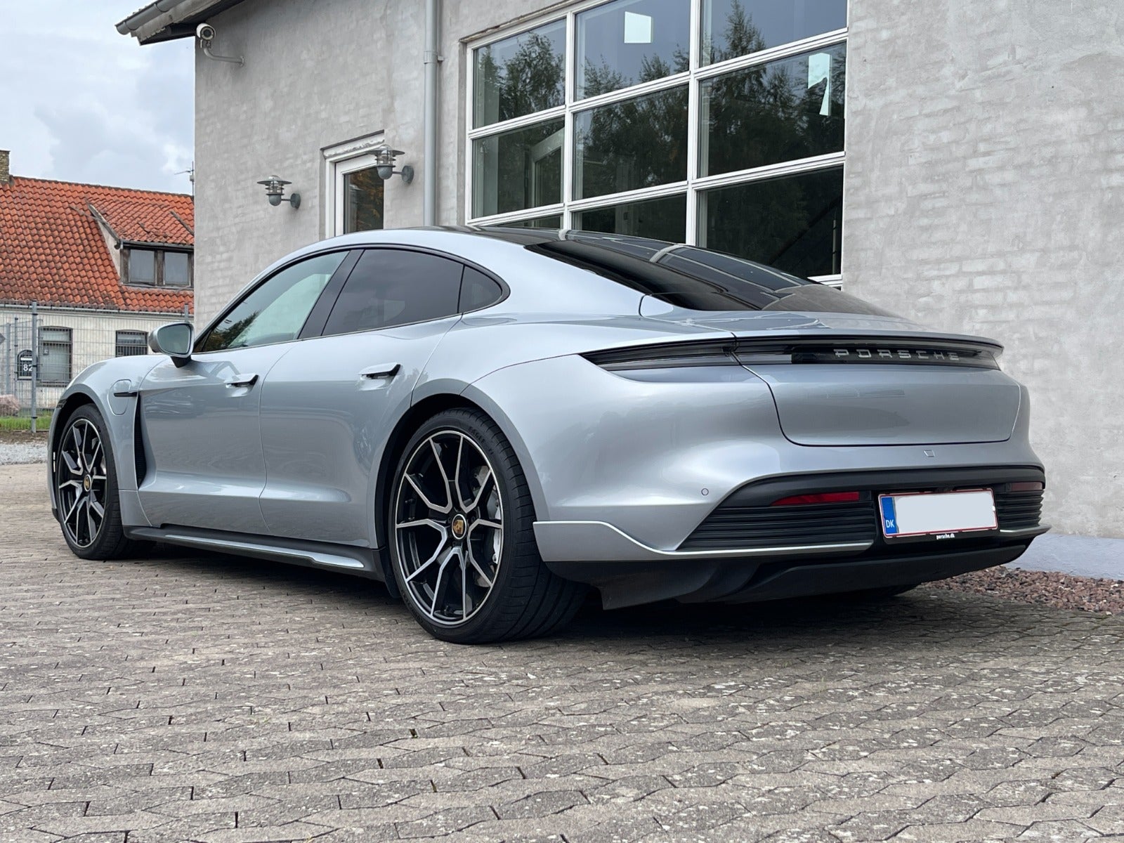 flexleasing-porsche-taycan-turbo-4d-findleasing