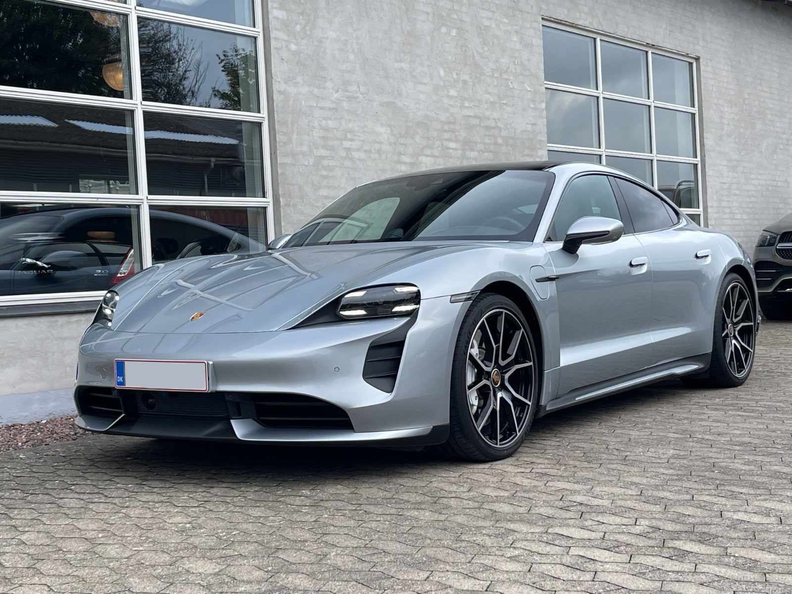 flexleasing-porsche-taycan-turbo-4d-findleasing