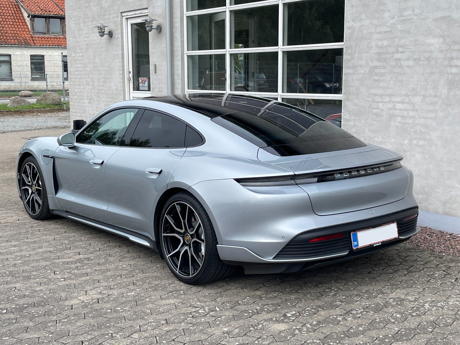 flexleasing-porsche-taycan-turbo-4d-findleasing