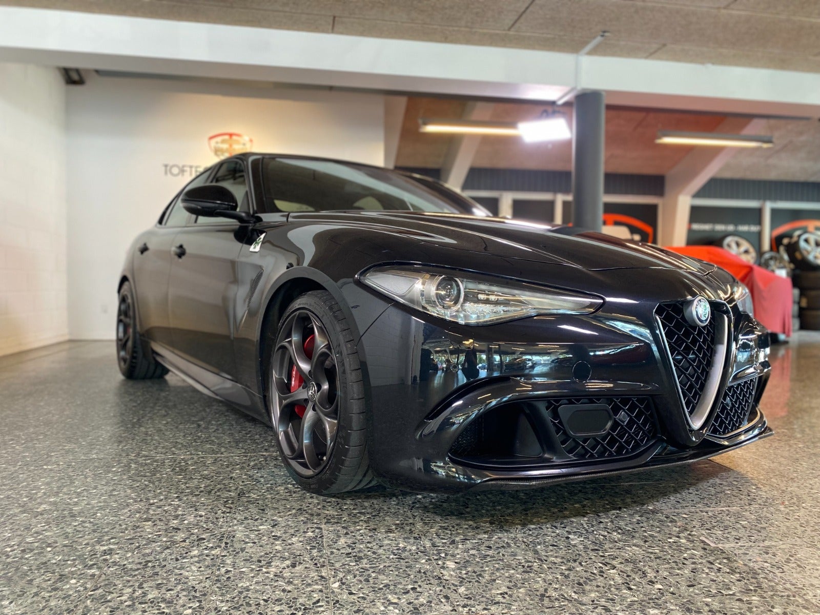 flexleasing-alfa-romeo-giulia-29-v6-quadrifoglio-aut-4d-findleasing