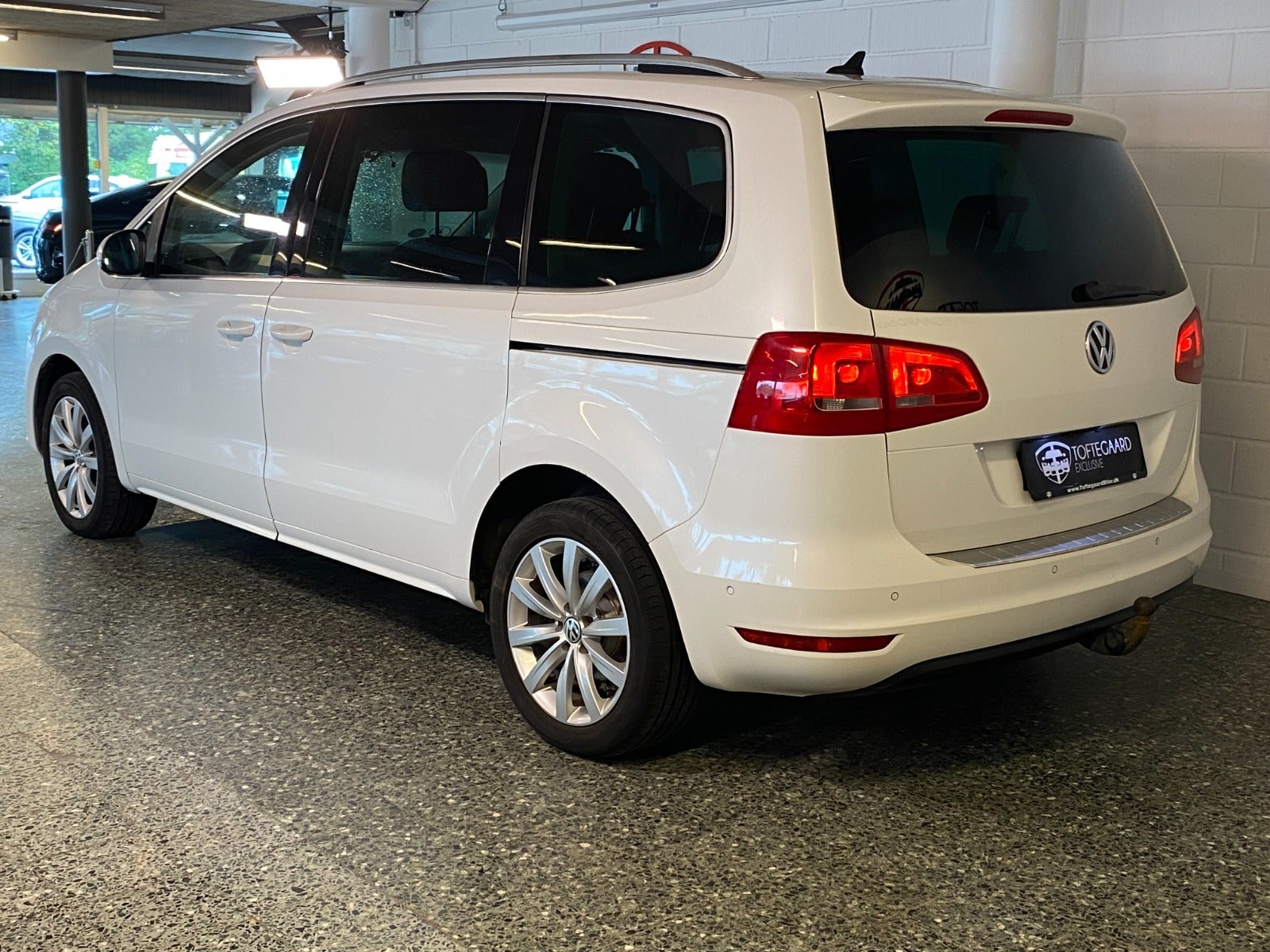 flexleasing-vw-sharan-20-tdi-140-highline-dsg-7prs-5d-findleasing