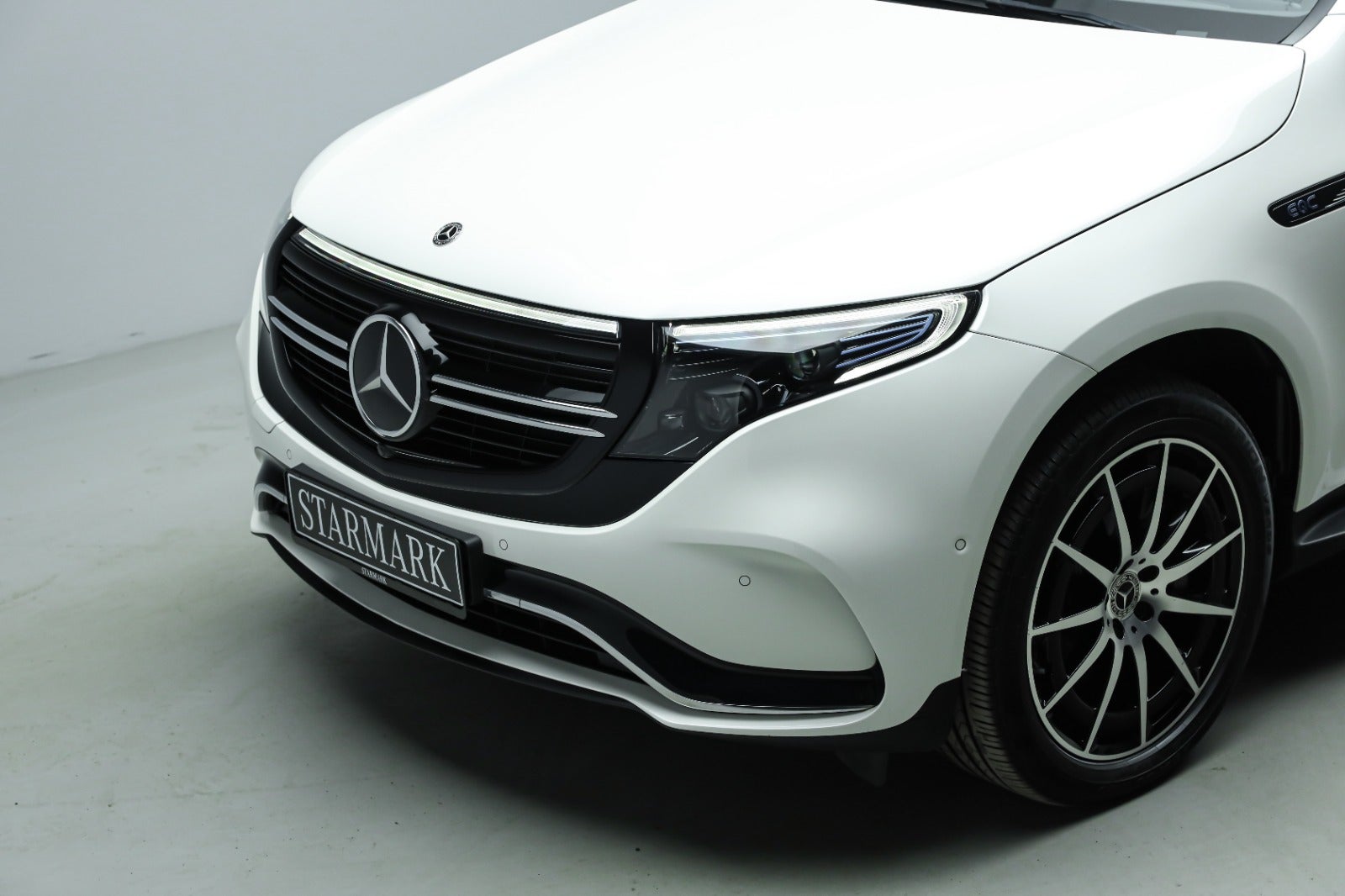 flexleasing-mercedes-eqc400-amg-line-4matic-5d-findleasing