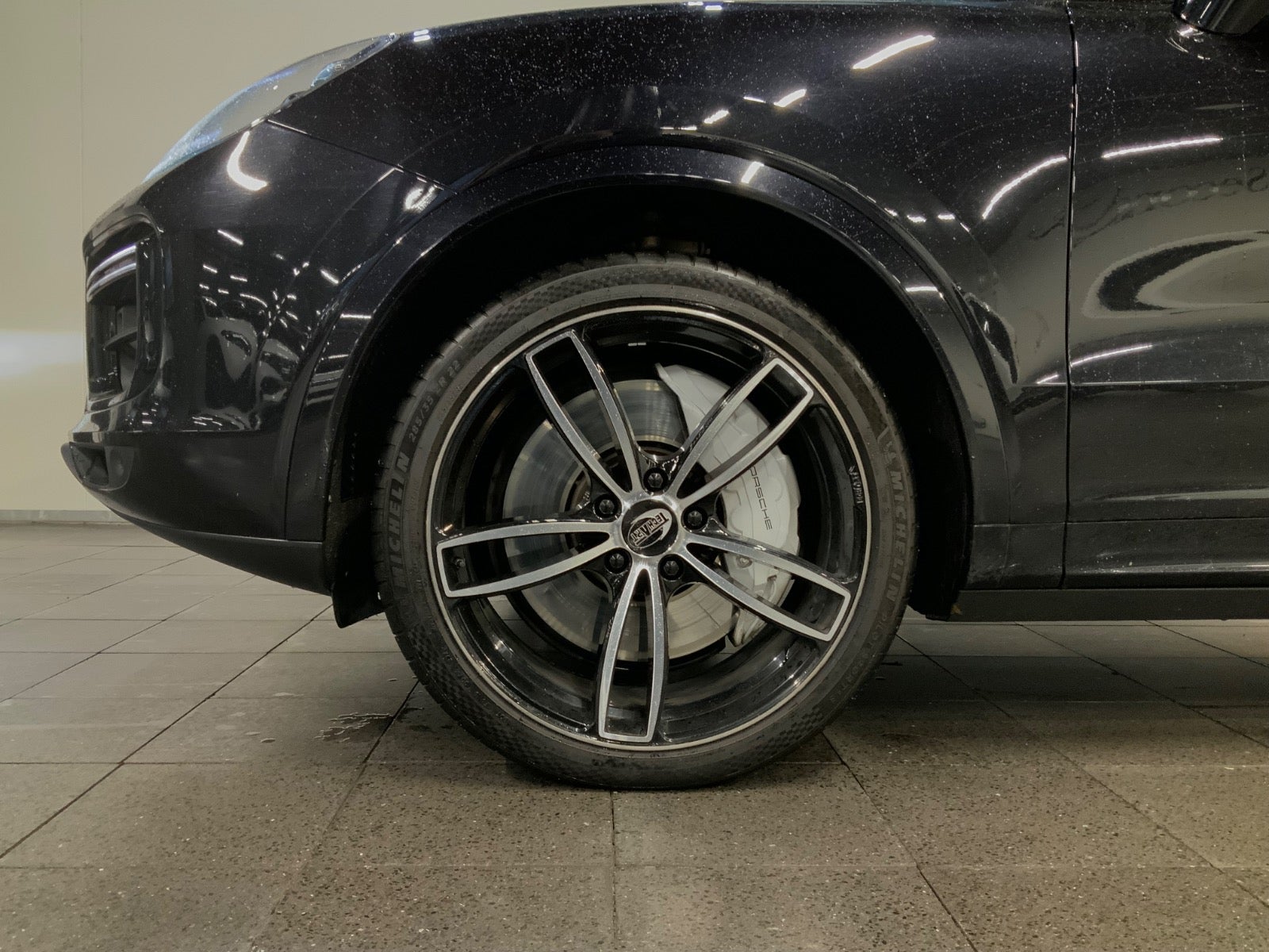 flexleasing-porsche-cayenne-turbo-40-tiptr-5d-findleasing