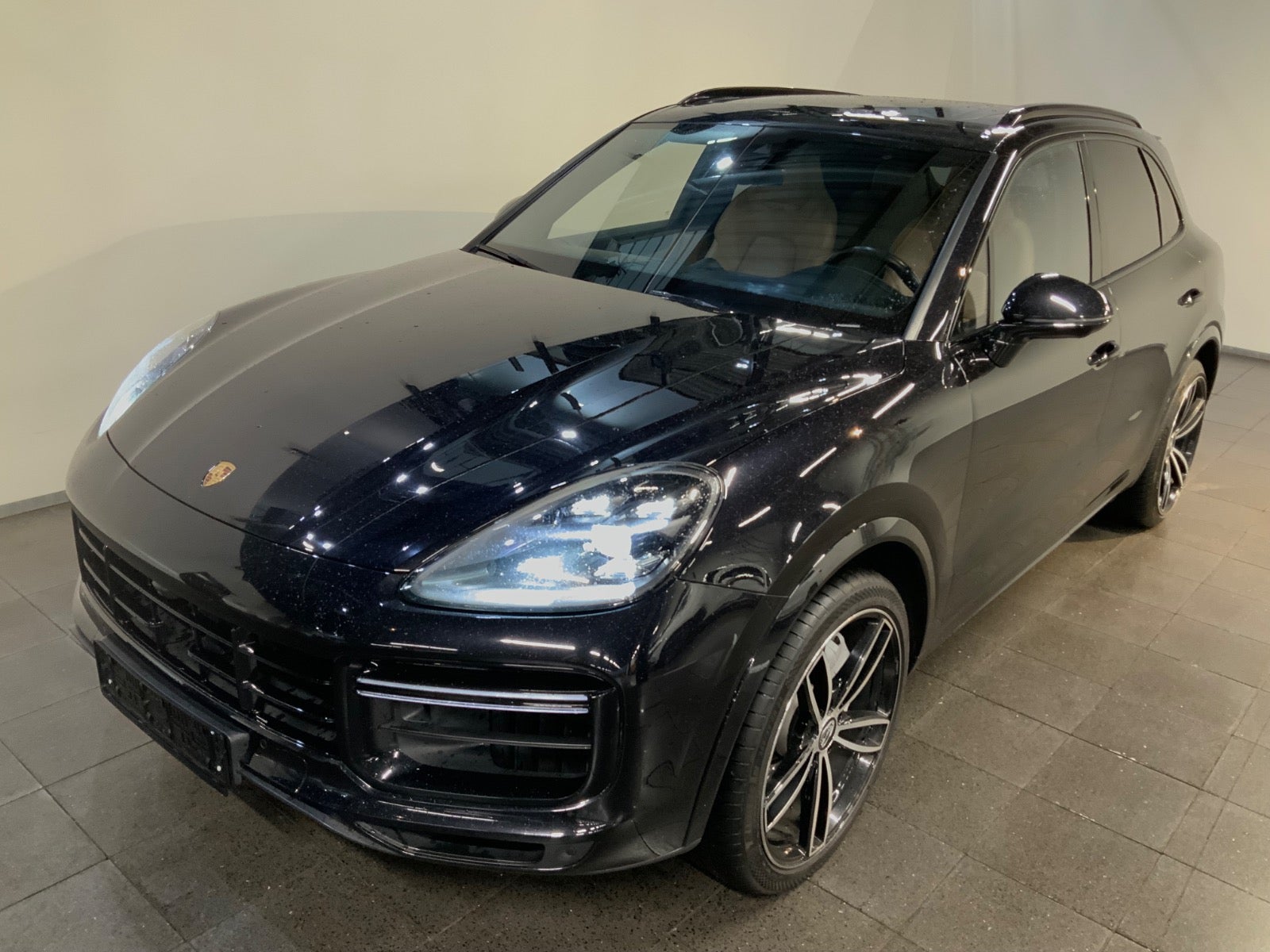 flexleasing-porsche-cayenne-turbo-40-tiptr-5d-findleasing