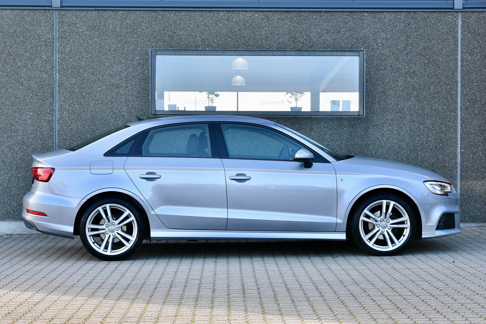 flexleasing-audi-a3-30-tdi-s-line-s-tr-4d-findleasing