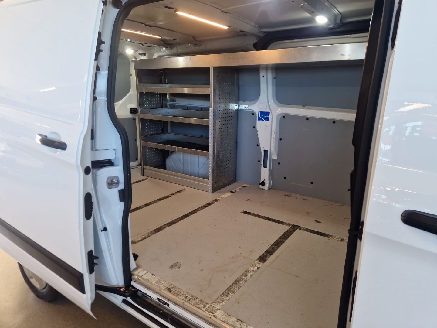 flexleasing-ford-transit-custom-300l-20-tdci-130-trend-findleasing