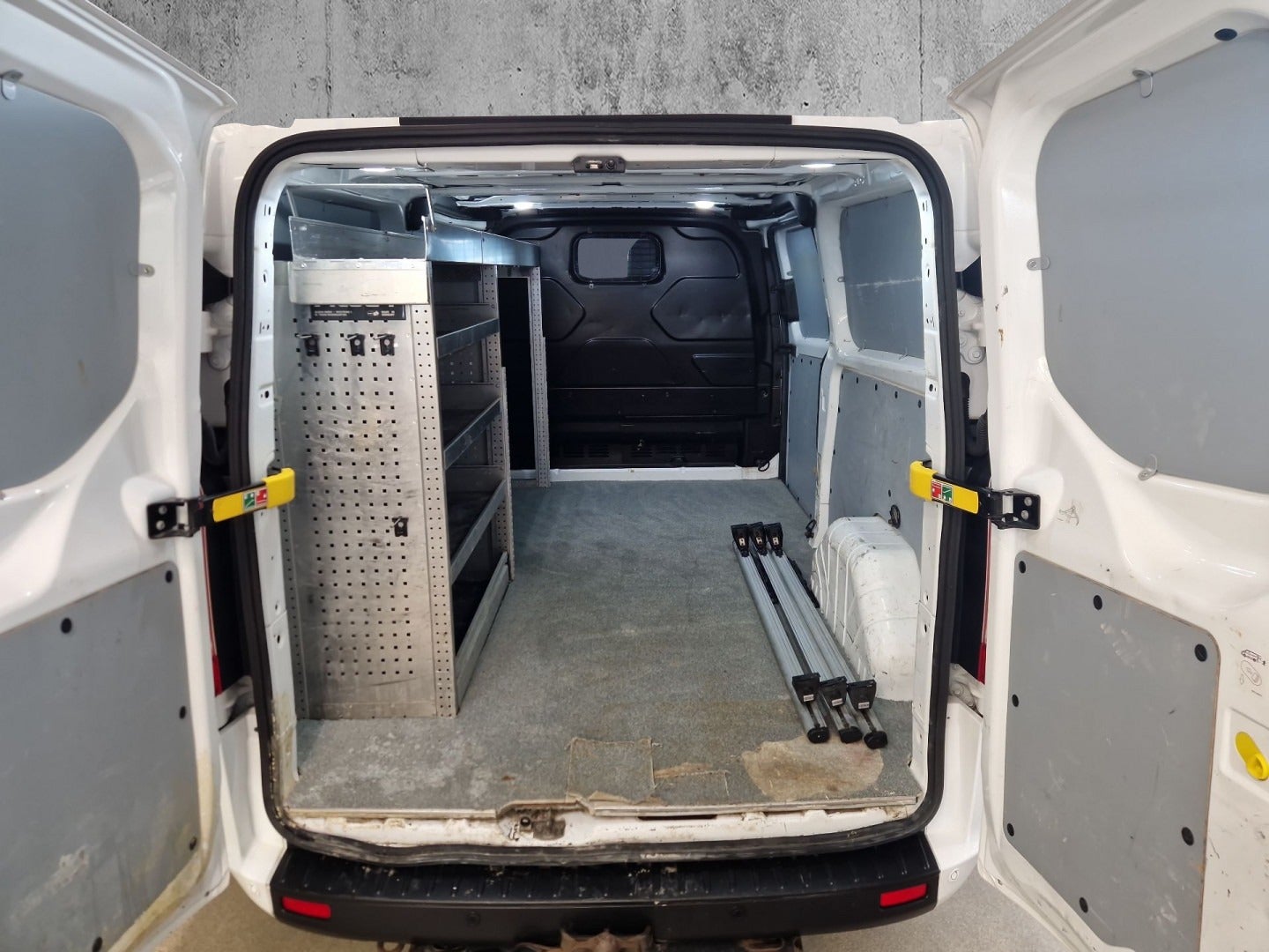 flexleasing-ford-transit-custom-300l-20-tdci-130-trend-findleasing