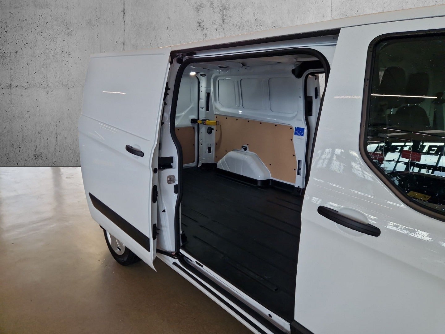 flexleasing-ford-transit-custom-300l-20-tdci-130-trend-aut-findleasing