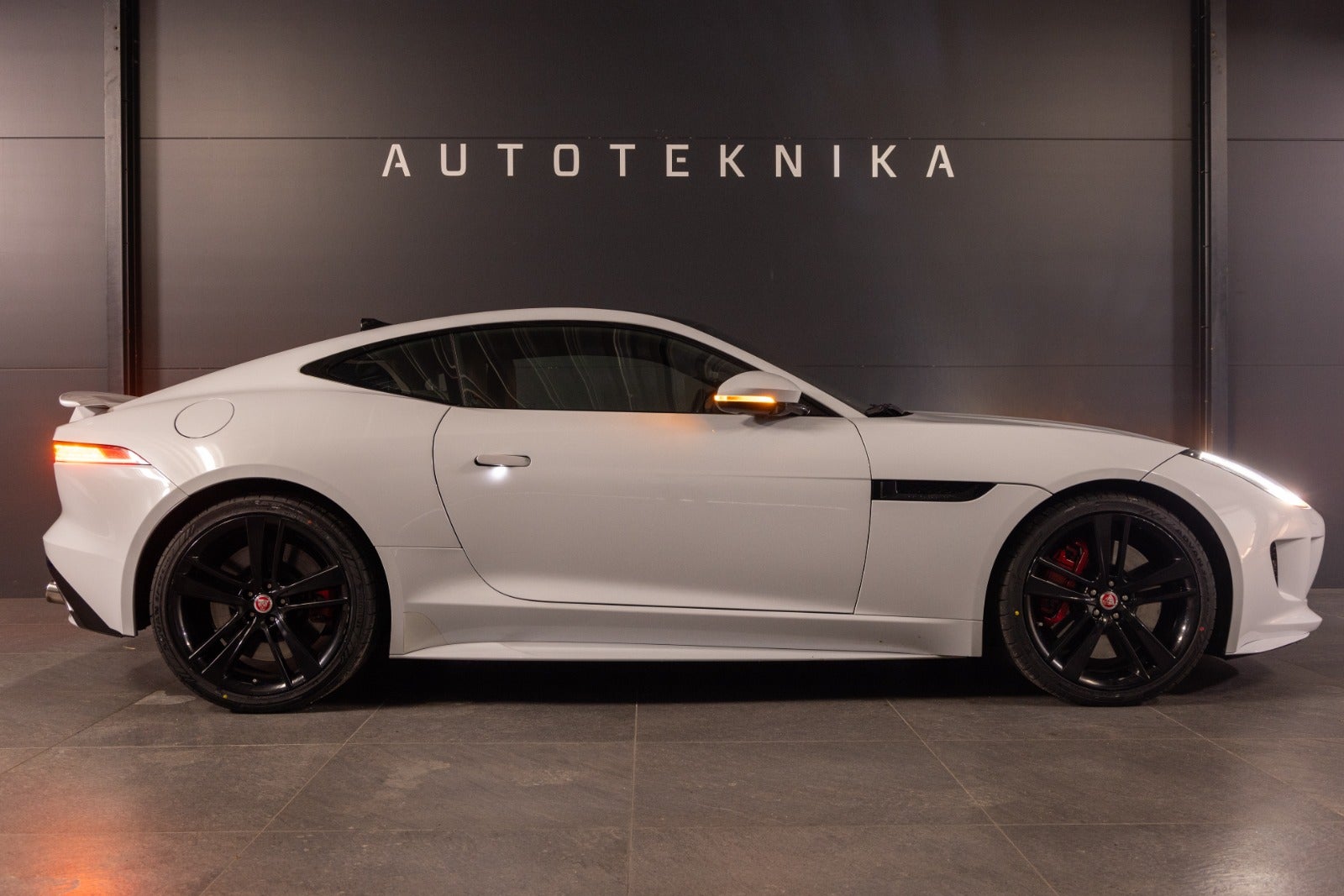 flexleasing-jaguar-f-type-50-sc-r-coupe-aut-awd-2d-findleasing