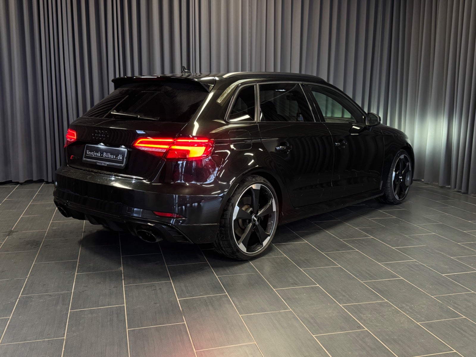 flexleasing-audi-rs3-25-tfsi-sportback-quattro-s-tr-5d-findleasing