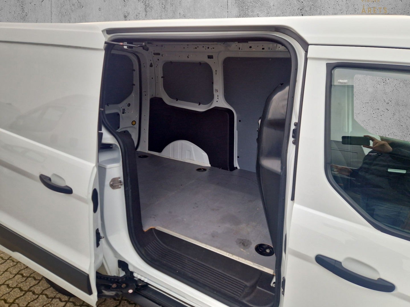 flexleasing-ford-transit-connect-15-tdci-120-trend-aut-lang-findleasing