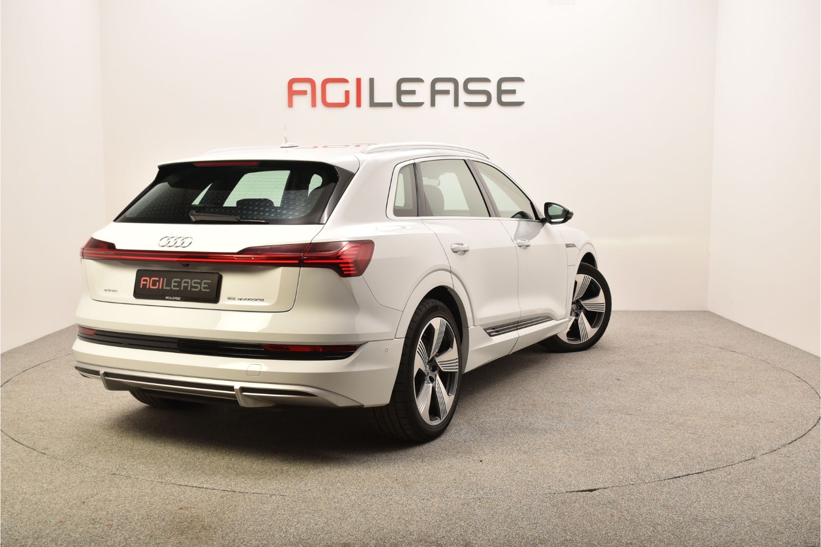 flexleasing-audi-e-tron-55-s-line-quattro-5d-findleasing