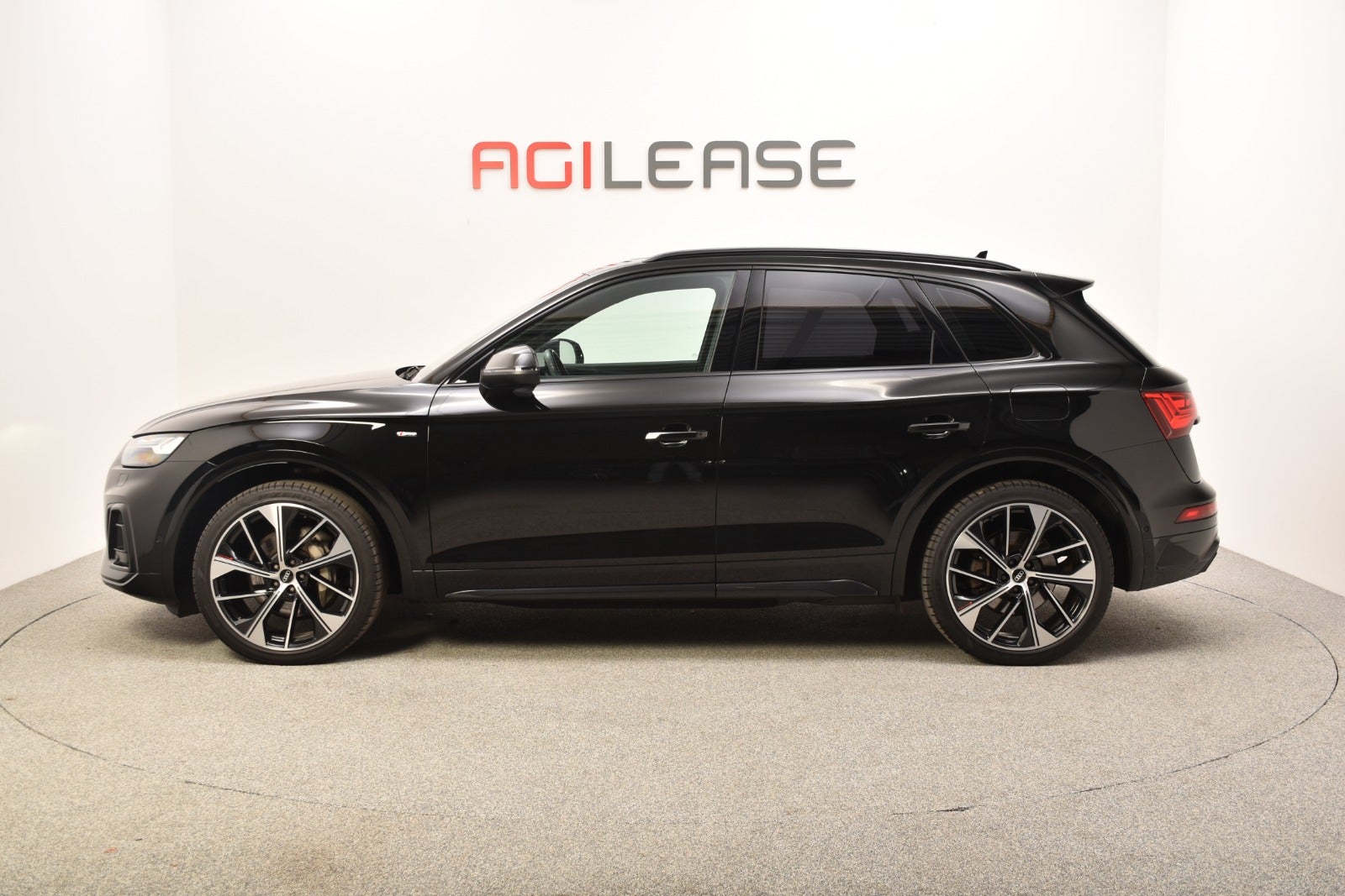 flexleasing-audi-q5-55-tfsi-e-s-line-quattro-s-tr-5d-findleasing