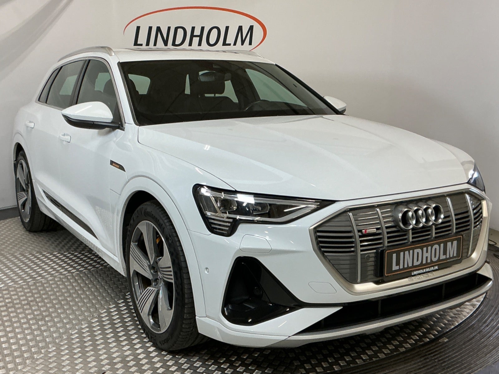 flexleasing-audi-e-tron-55-s-line-quattro-5d-findleasing