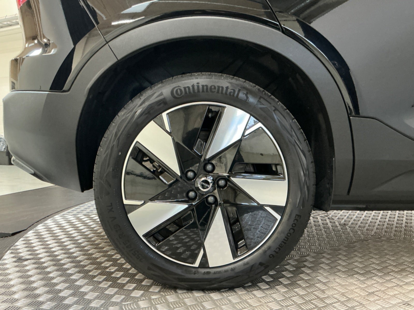 flexleasing-volvo-xc40-p6-recharge-plus-5d-findleasing