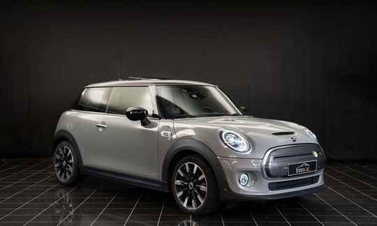 MINI Cooper SE  Maximise 3d