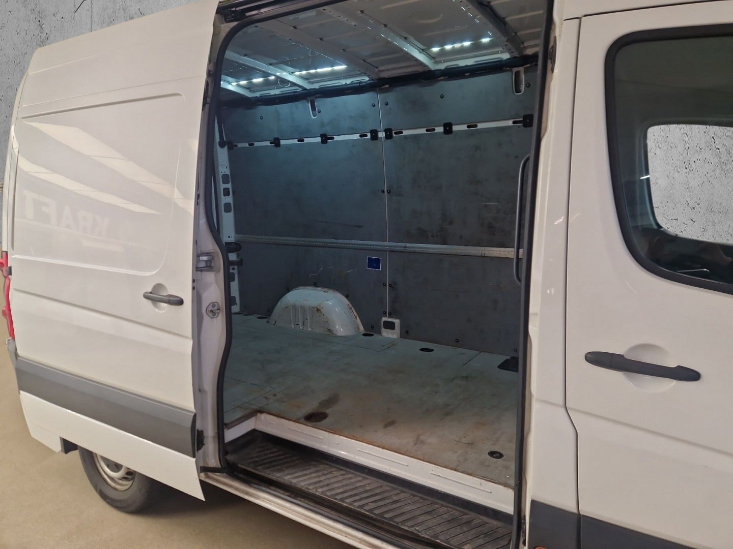 flexleasing-vw-crafter-20-tdi-163-kassevogn-m-findleasing