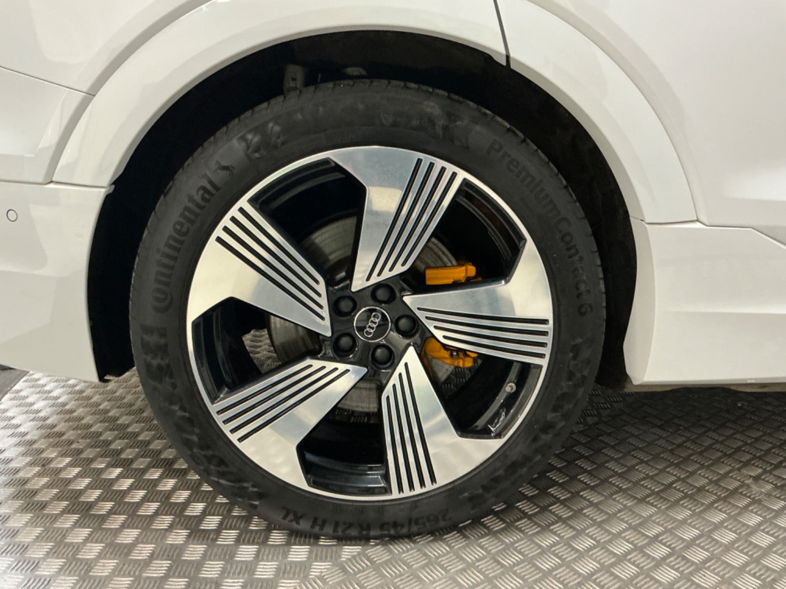 flexleasing-audi-e-tron-55-s-line-sportback-quattro-5d-findleasing