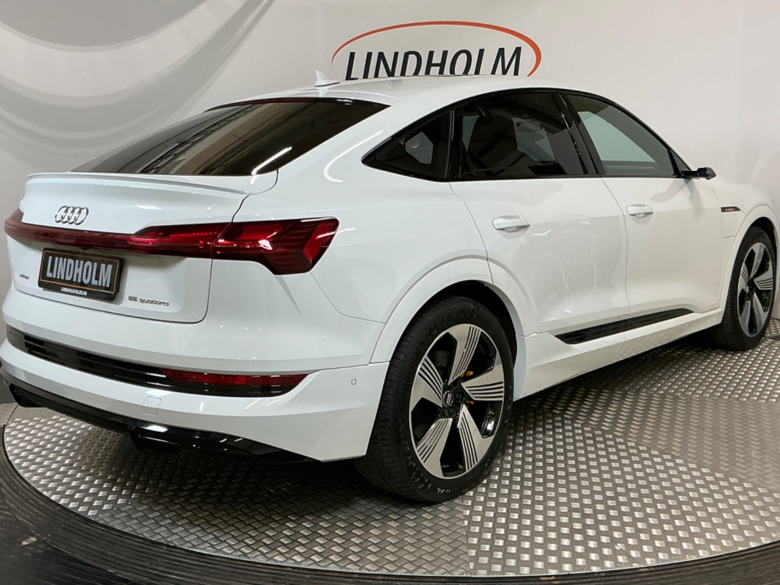 flexleasing-audi-e-tron-55-s-line-sportback-quattro-5d-findleasing