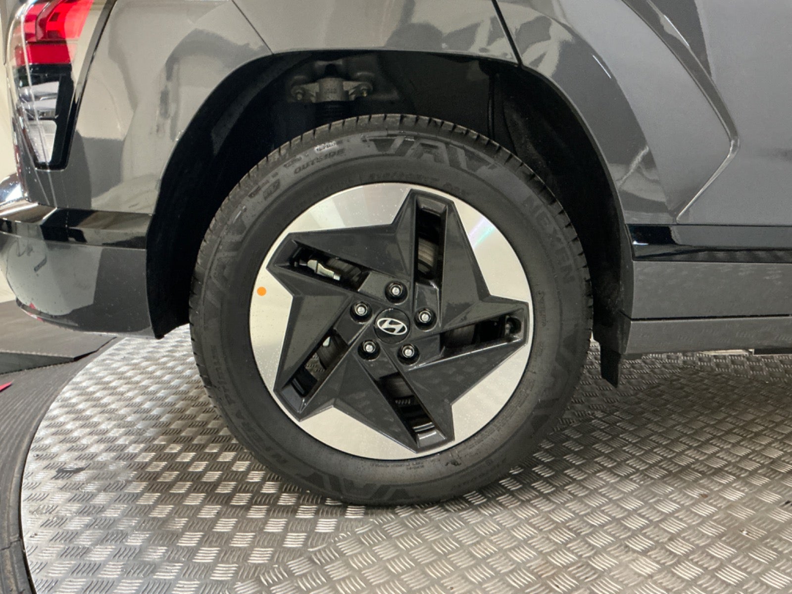 flexleasing-hyundai-kona-65-ev-essential-5d-findleasing