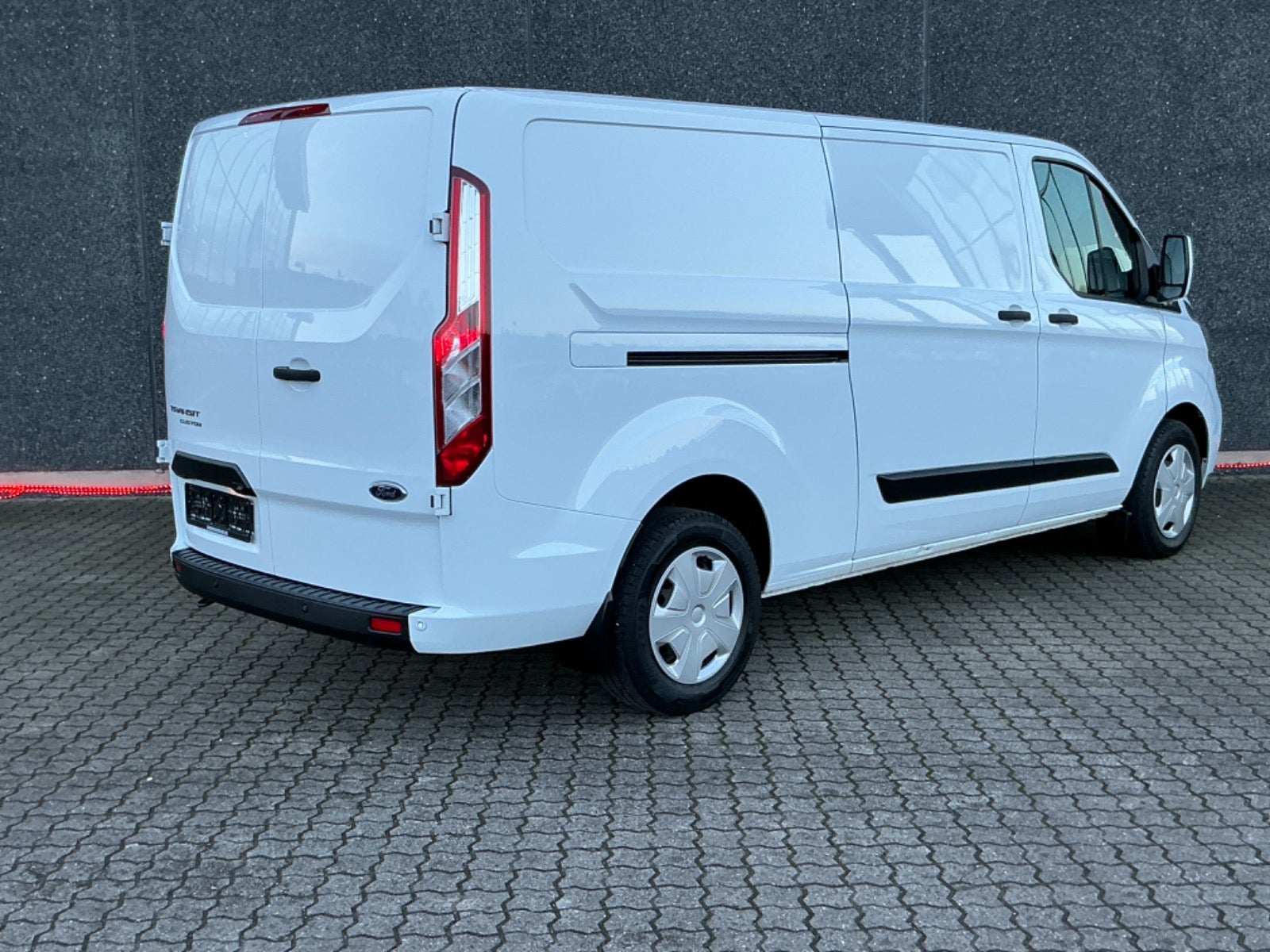 flexleasing-ford-transit-custom-280s-20-tdci-130-trend-aut-findleasing