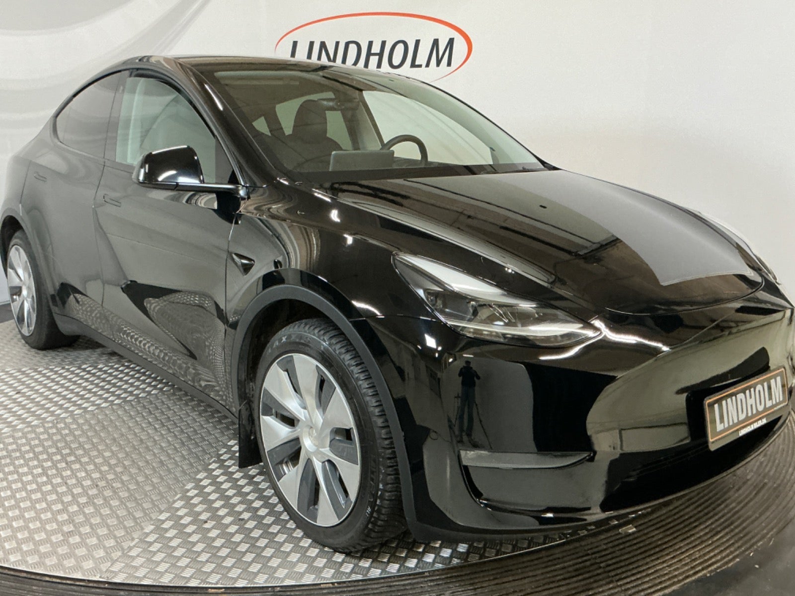 flexleasing-tesla-model-y-long-range-awd-5d-findleasing