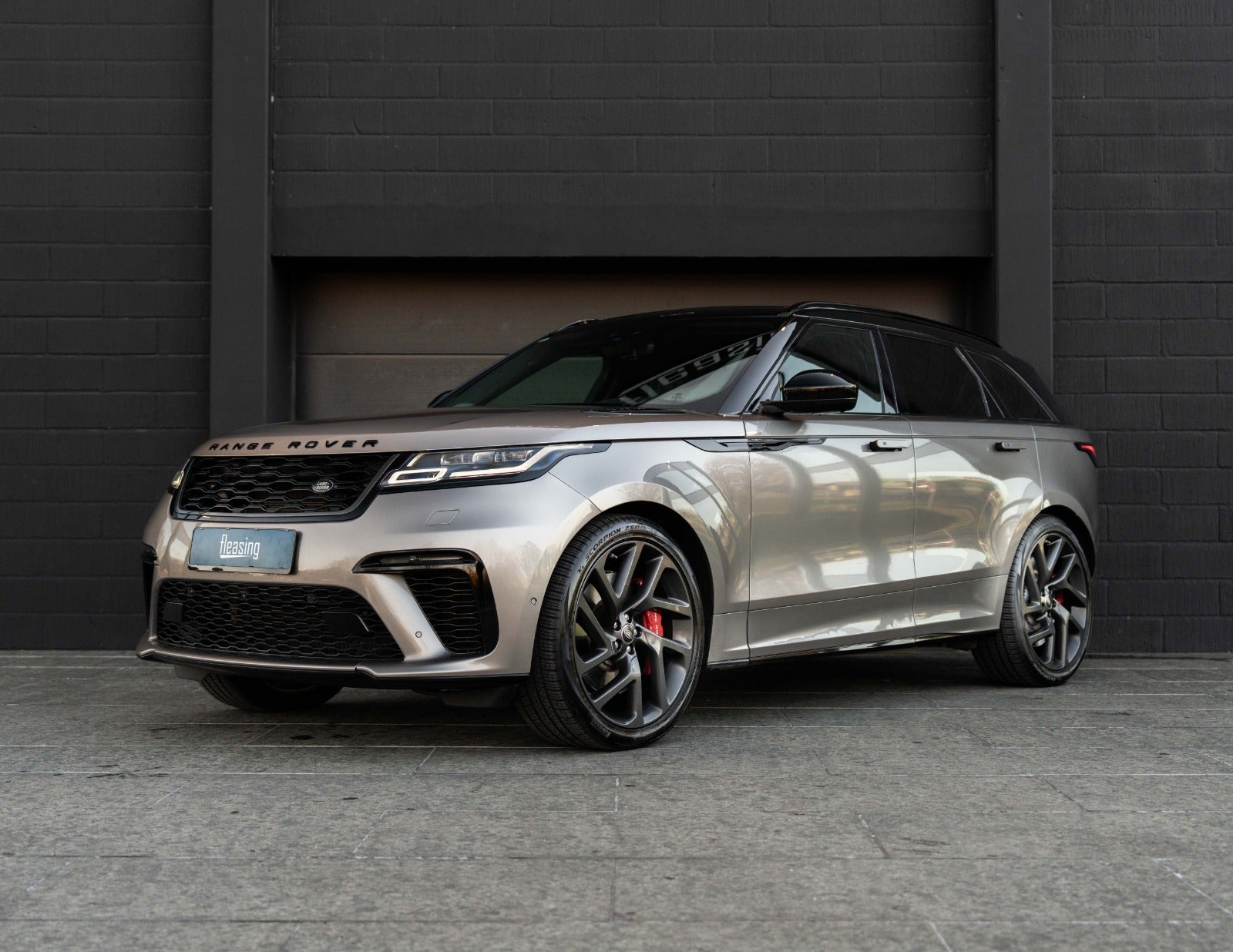 flexleasing-land-rover-range-rover-velar-50-p550-svautobiography-dynamic-5d-findleasing