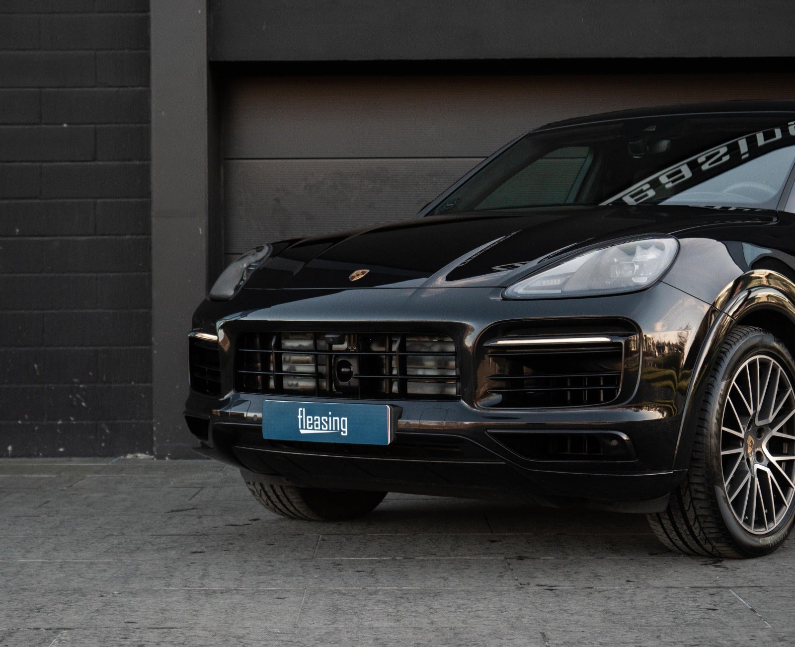 flexleasing-porsche-cayenne-30-e-hybrid-tiptr-5d-findleasing