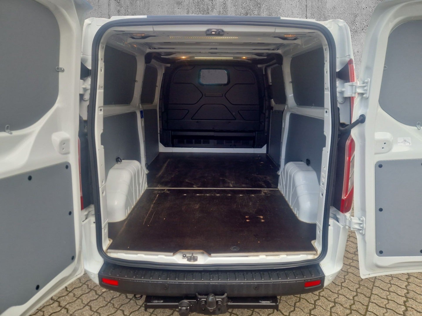 flexleasing-ford-transit-custom-300l-20-tdci-130-trend-aut-findleasing