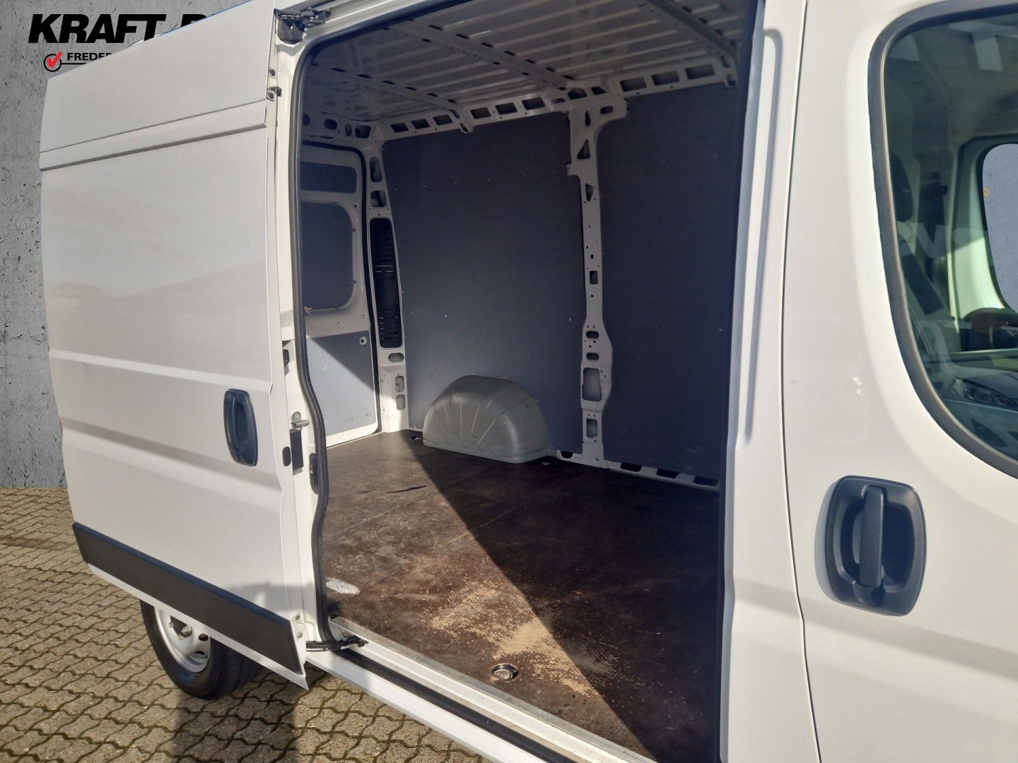 flexleasing-fiat-ducato-33-22-mjt-140-kassevogn-l2h2-pro-findleasing