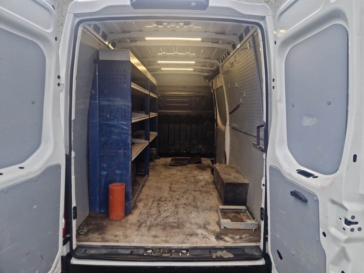 flexleasing-iveco-daily-30-35s18-12m3-van-ag8-findleasing