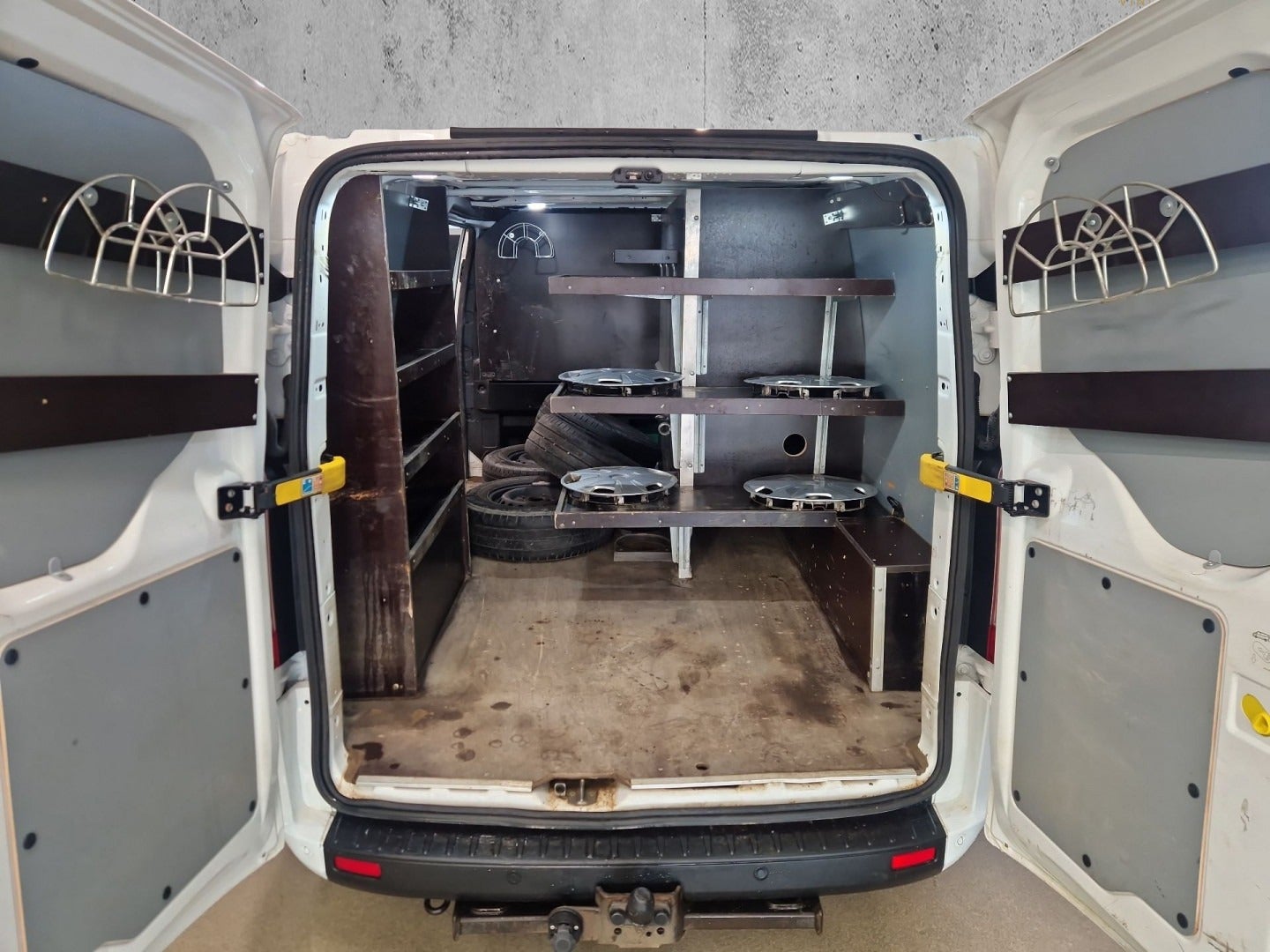 flexleasing-ford-transit-custom-300l-20-tdci-130-trend-findleasing