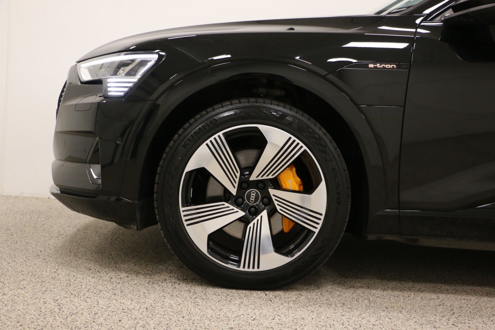 flexleasing-audi-e-tron-55-advanced-sportback-quattro-5d-findleasing