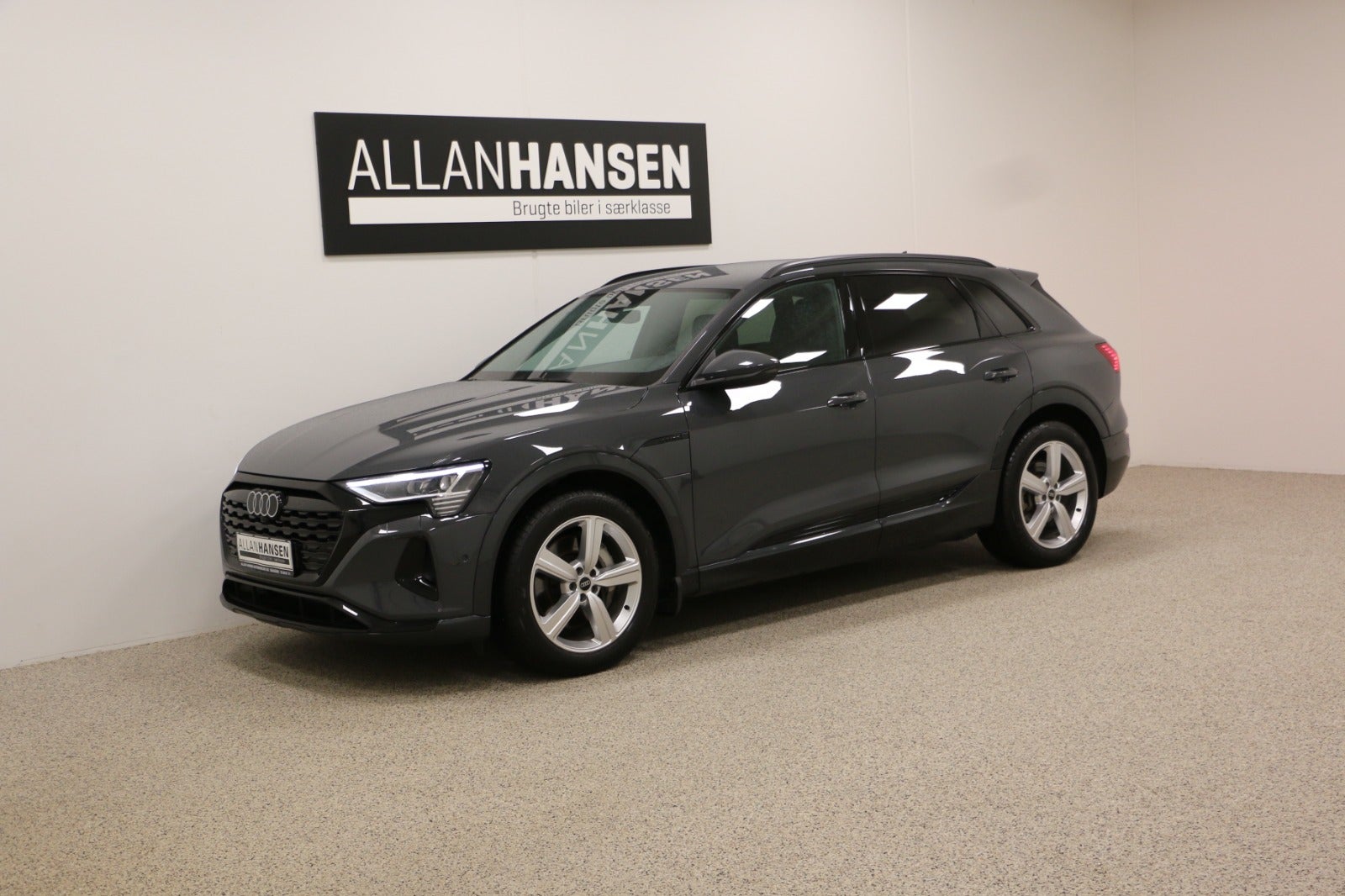 flexleasing-audi-q8-e-tron-50-quattro-5d-findleasing