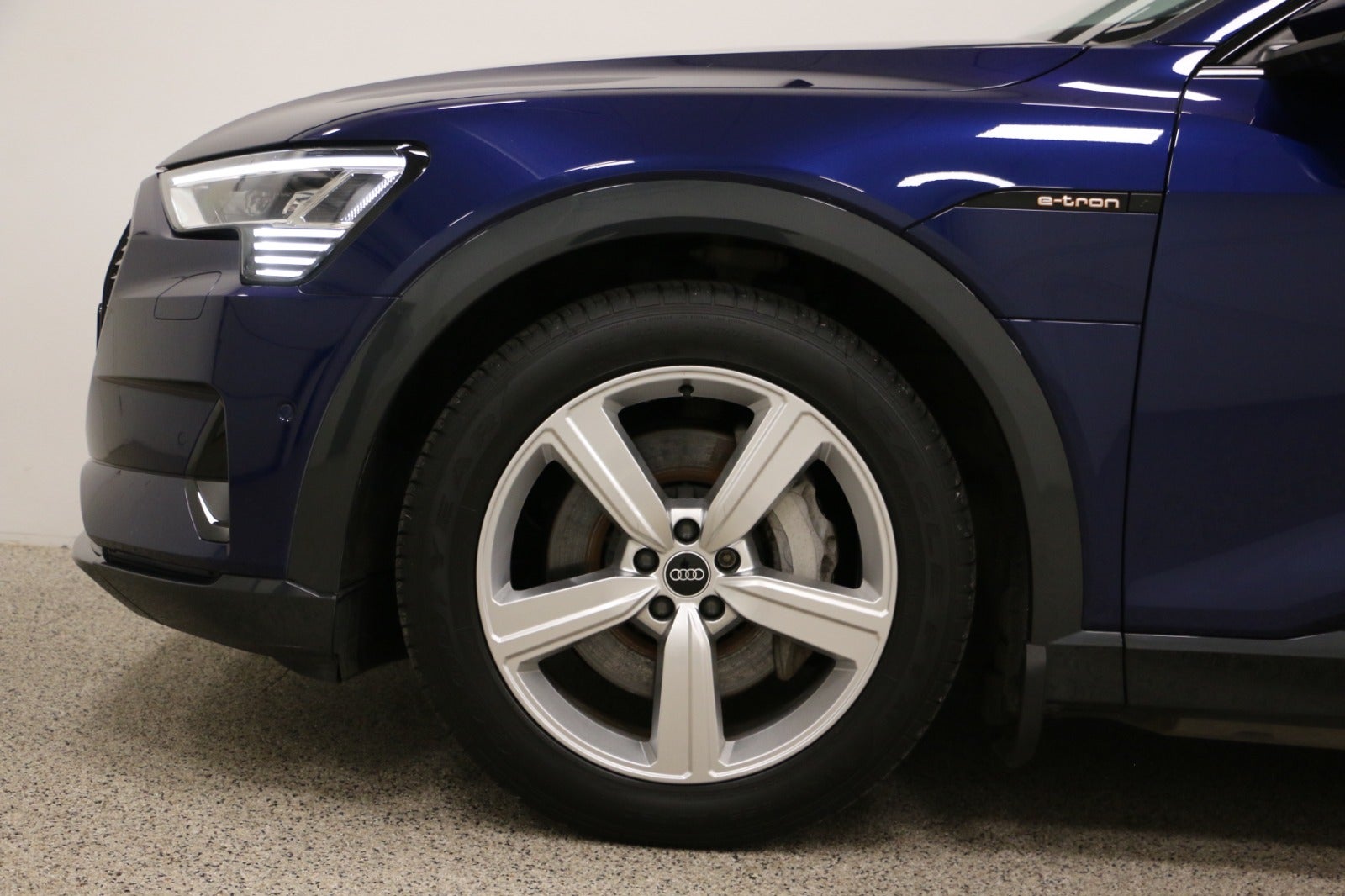 flexleasing-audi-e-tron-55-advanced-quattro-5d-findleasing