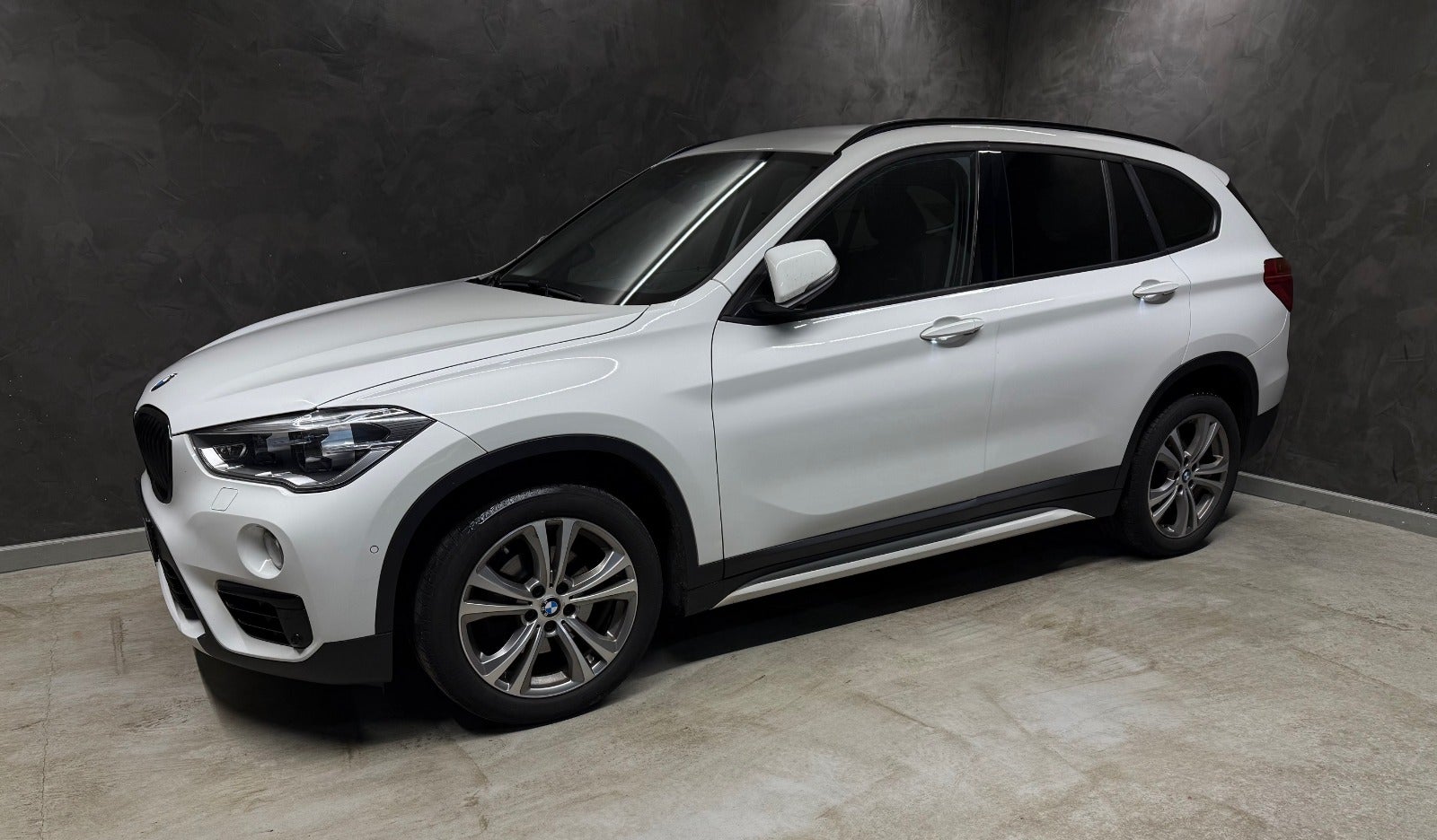 flexleasing-bmw-x1-20-sdrive18d-advantage-aut-5d-findleasing