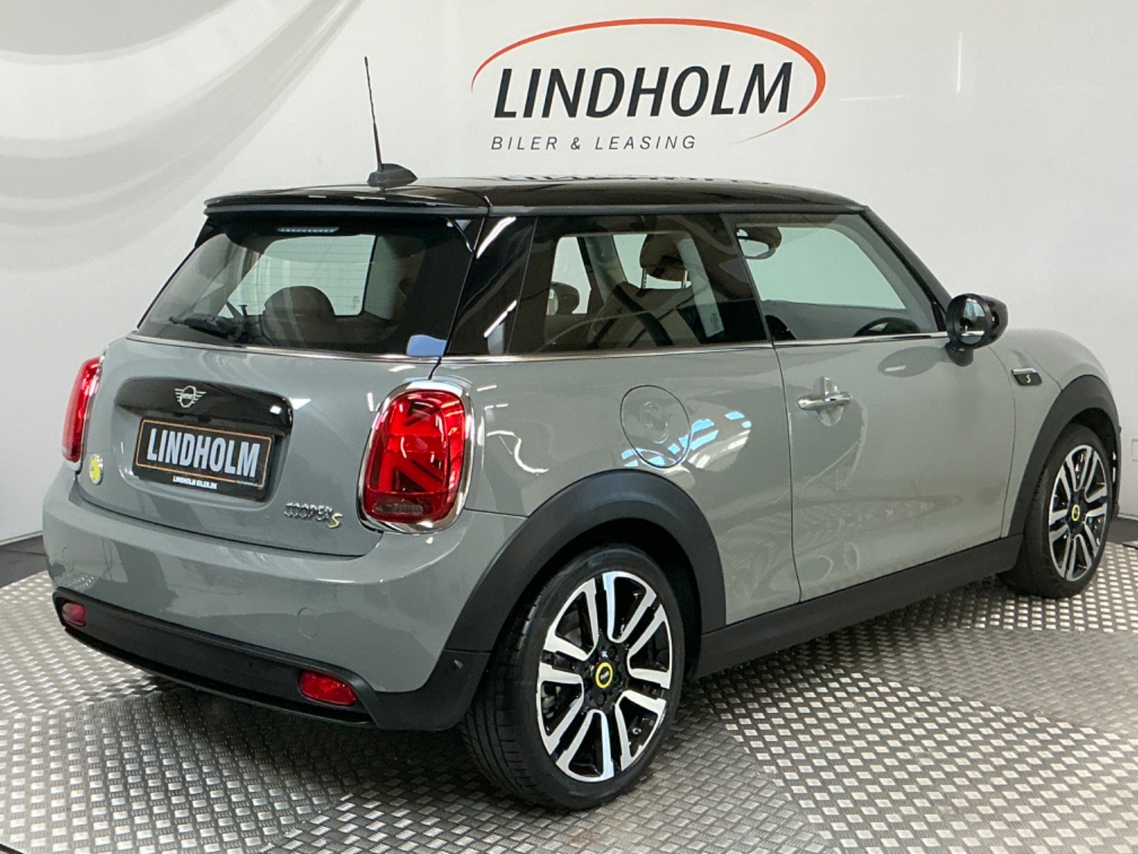 flexleasing-mini-cooper-se-classic-trim-3d-findleasing