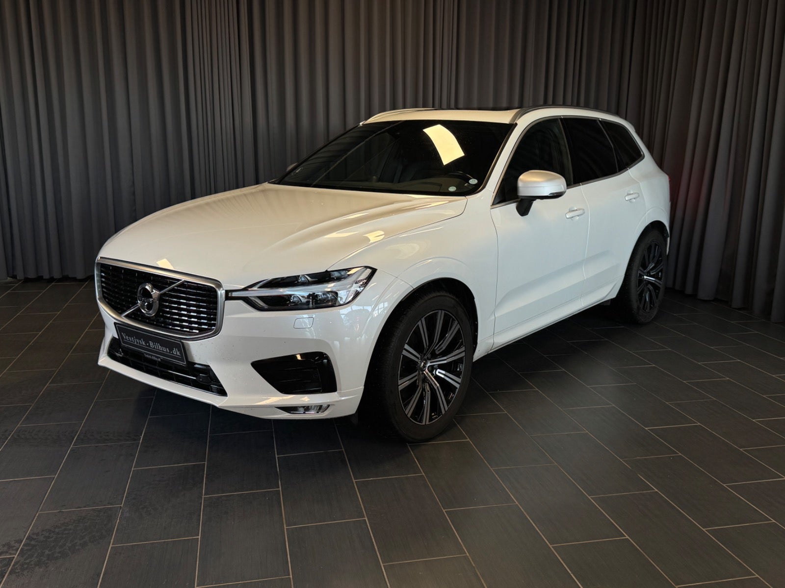 flexleasing-volvo-xc60-20-d5-235-r-design-aut-awd-5d-findleasing