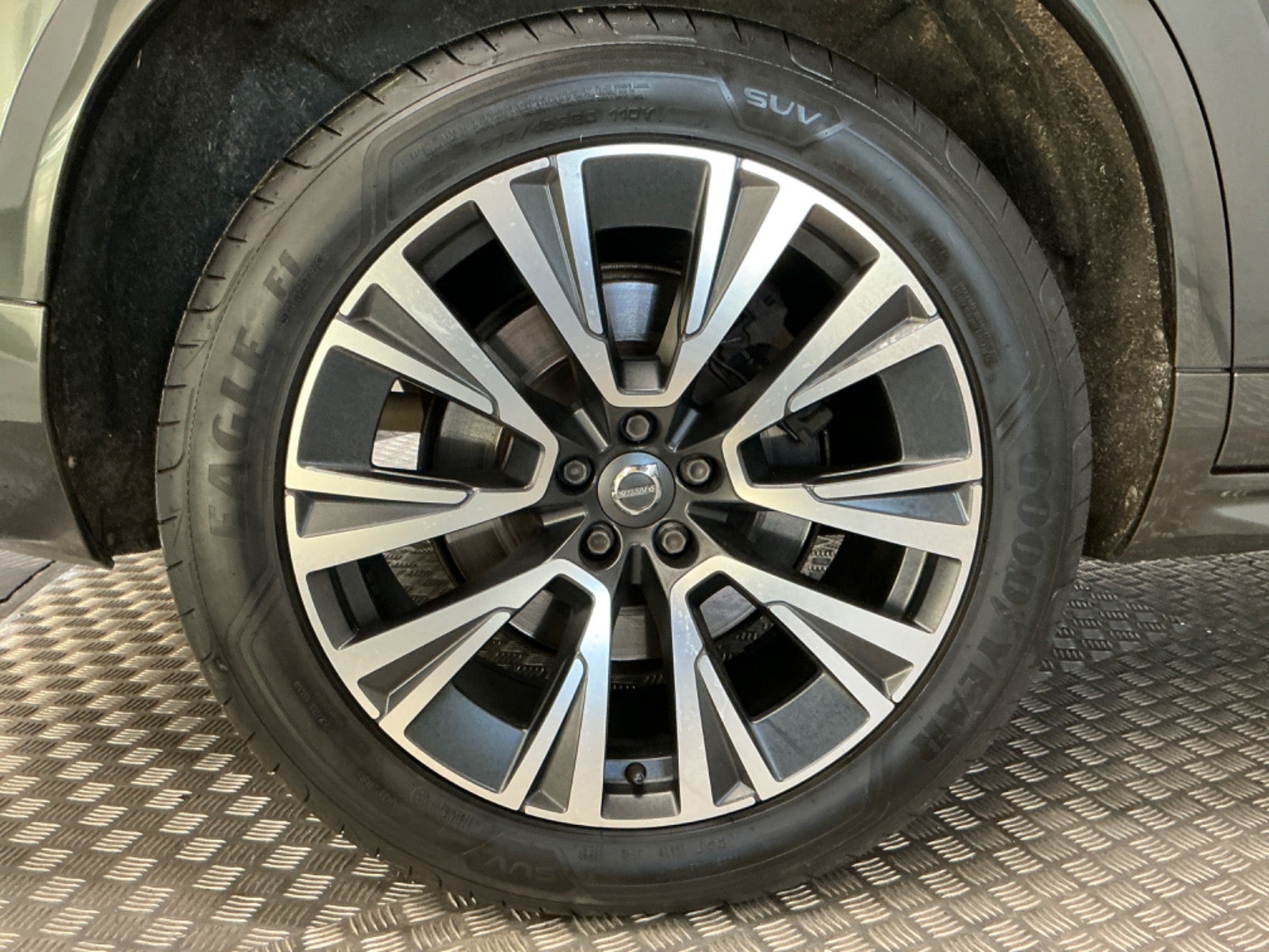 flexleasing-volvo-xc90-20-b5-235-inscription-aut-awd-7prs-5d-findleasing