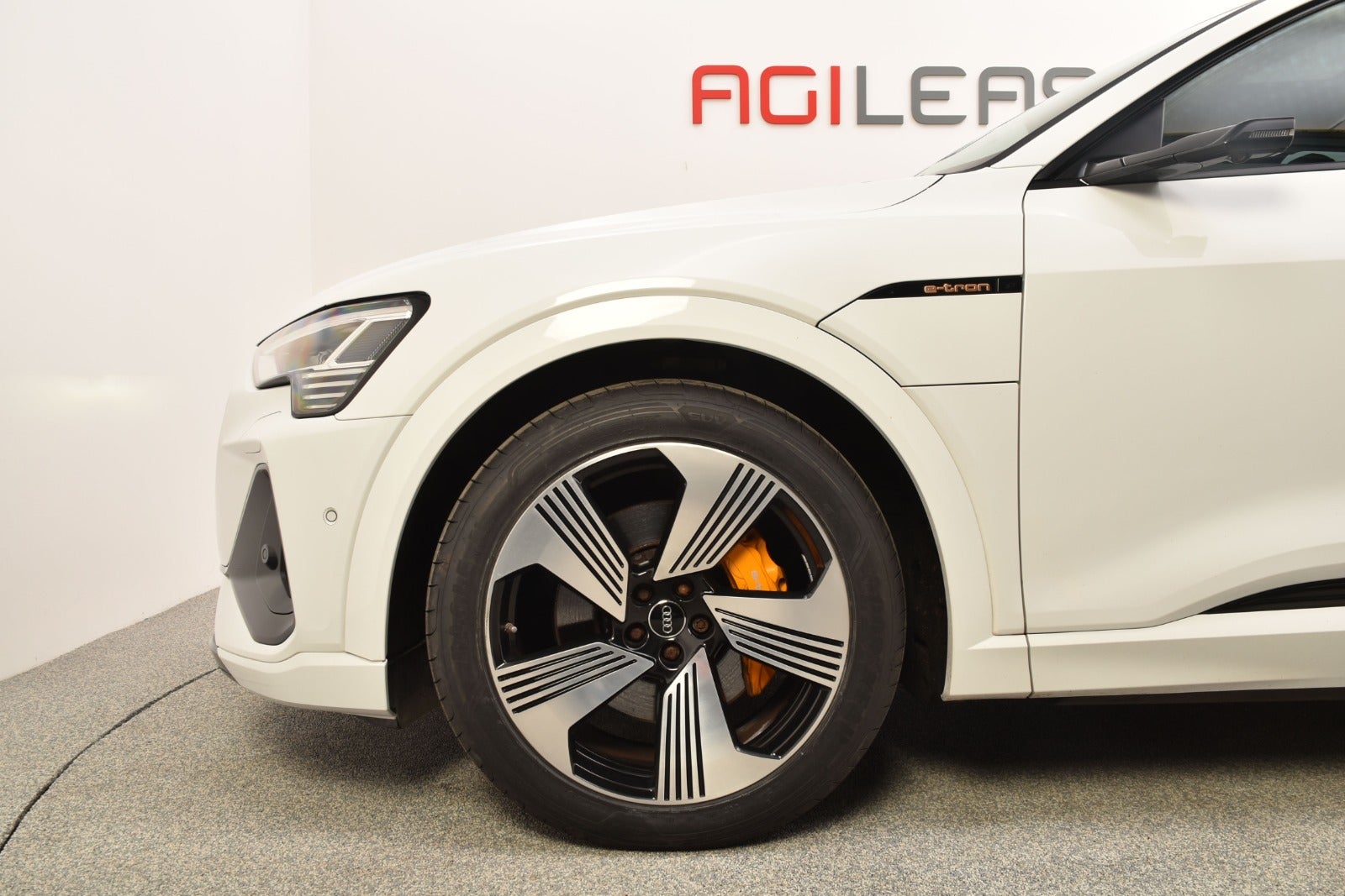 flexleasing-audi-e-tron-55-s-line-sportback-quattro-5d-findleasing