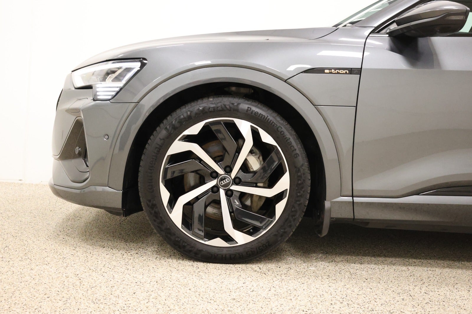 flexleasing-audi-e-tron-55-s-line-quattro-5d-findleasing