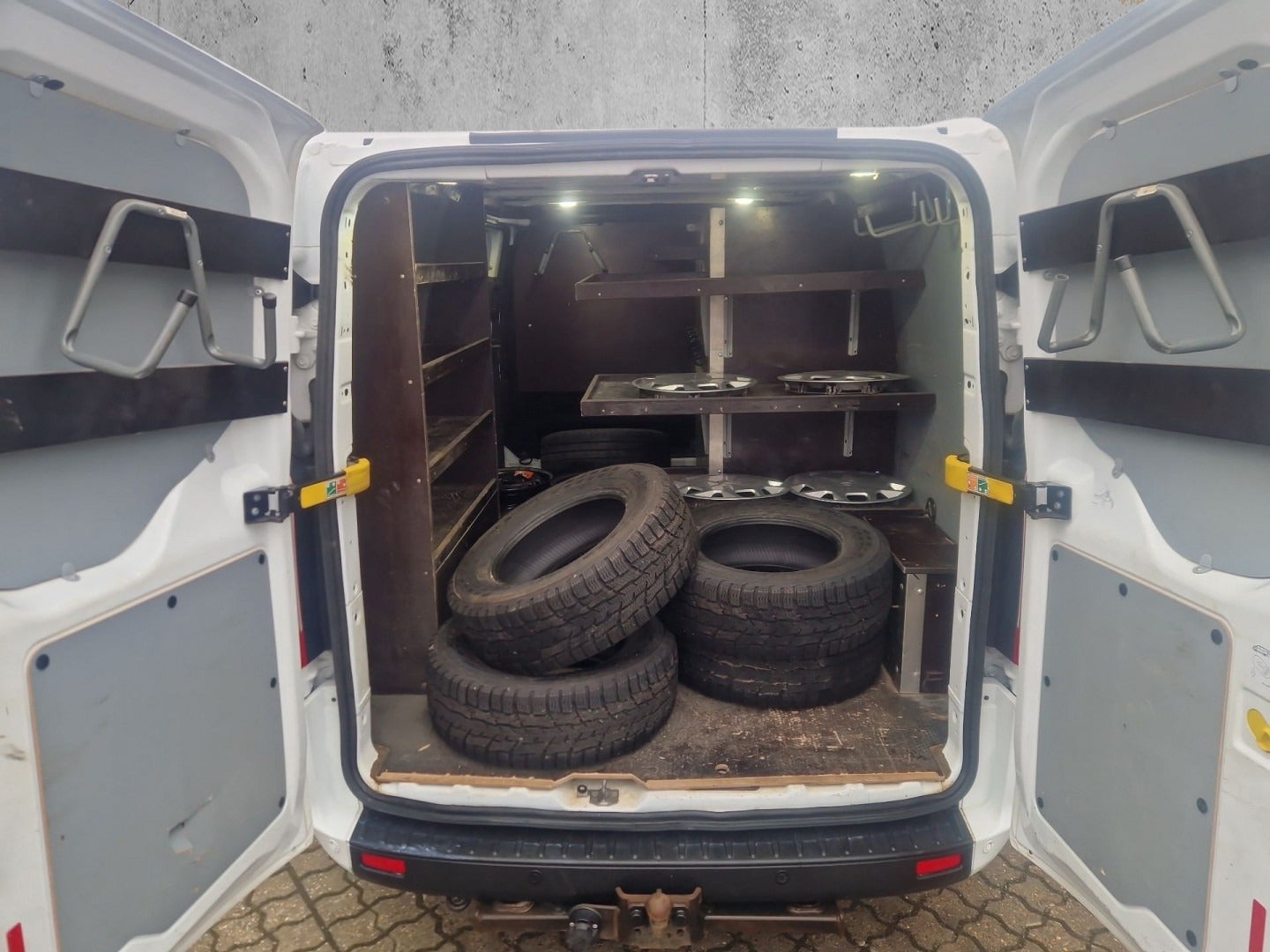 flexleasing-ford-transit-custom-320l-20-tdci-130-trend-findleasing